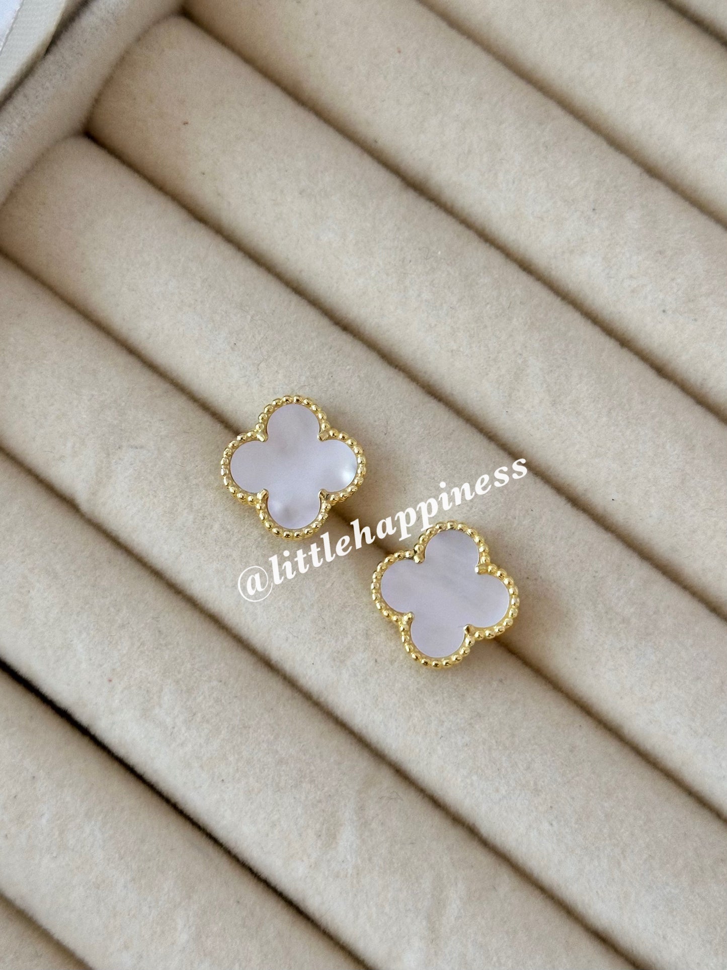 Aretes Trébol Dorado y blanco