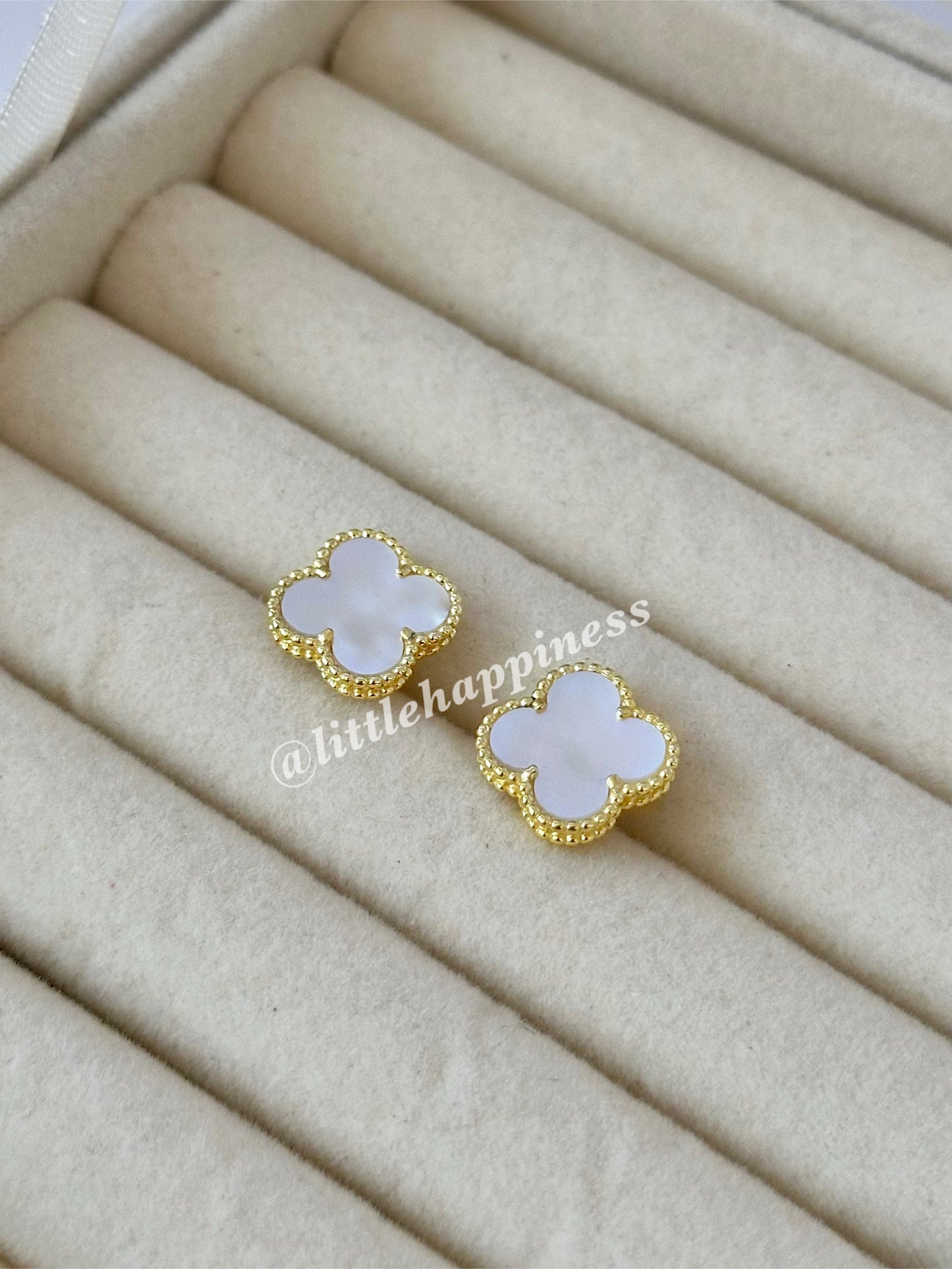 Aretes Trébol Dorado y blanco