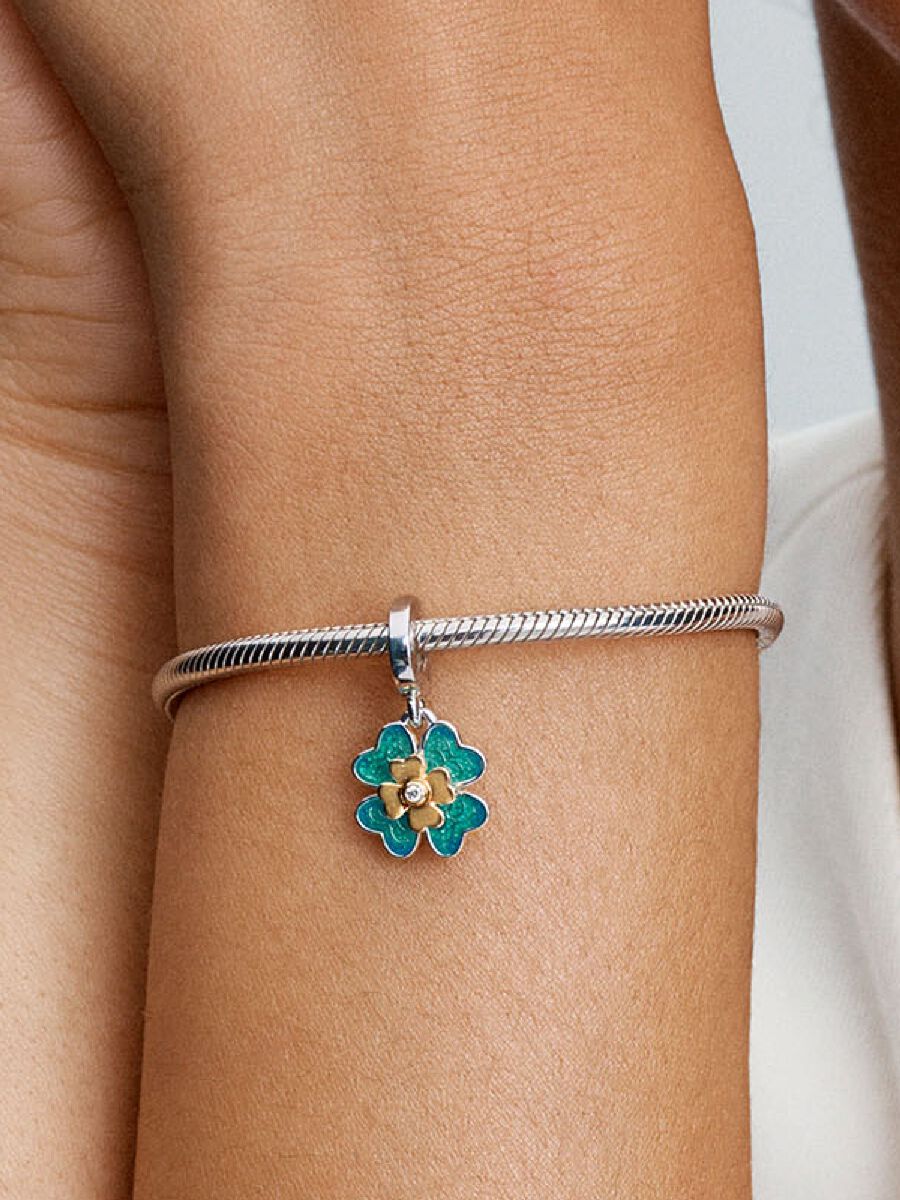 Charm Colgante Pandora Club 2025 Trébol de Cuatro Hojas