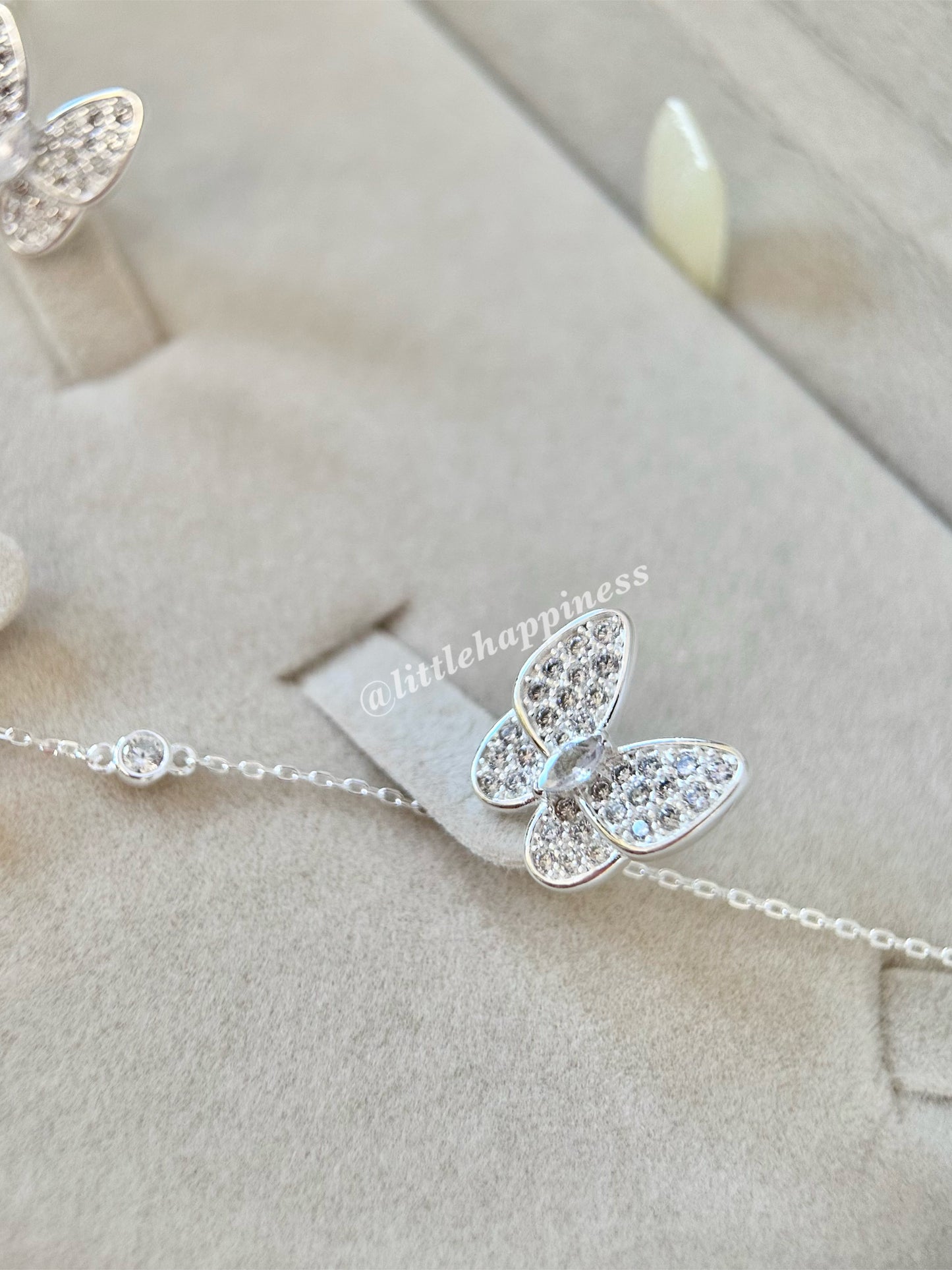 Conjunto Collar + aretes + pulsera Mariposa Van Cleef plateado