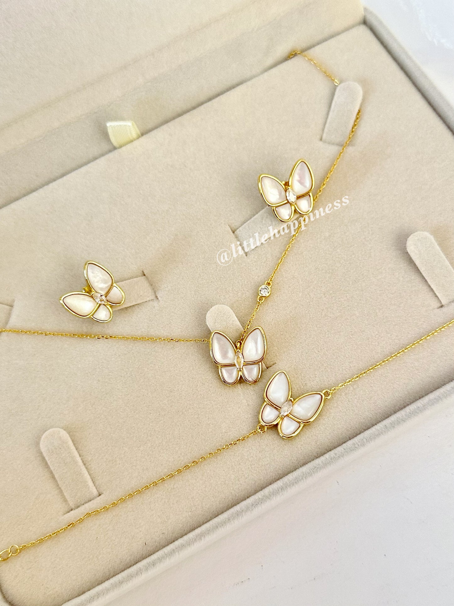 Conjunto Collar + aretes + pulsera Van Cleef Dorado y Blanco