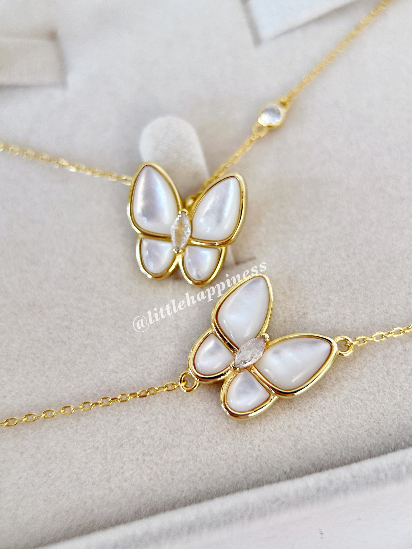 Conjunto Collar + aretes + pulsera Van Cleef Dorado y Blanco