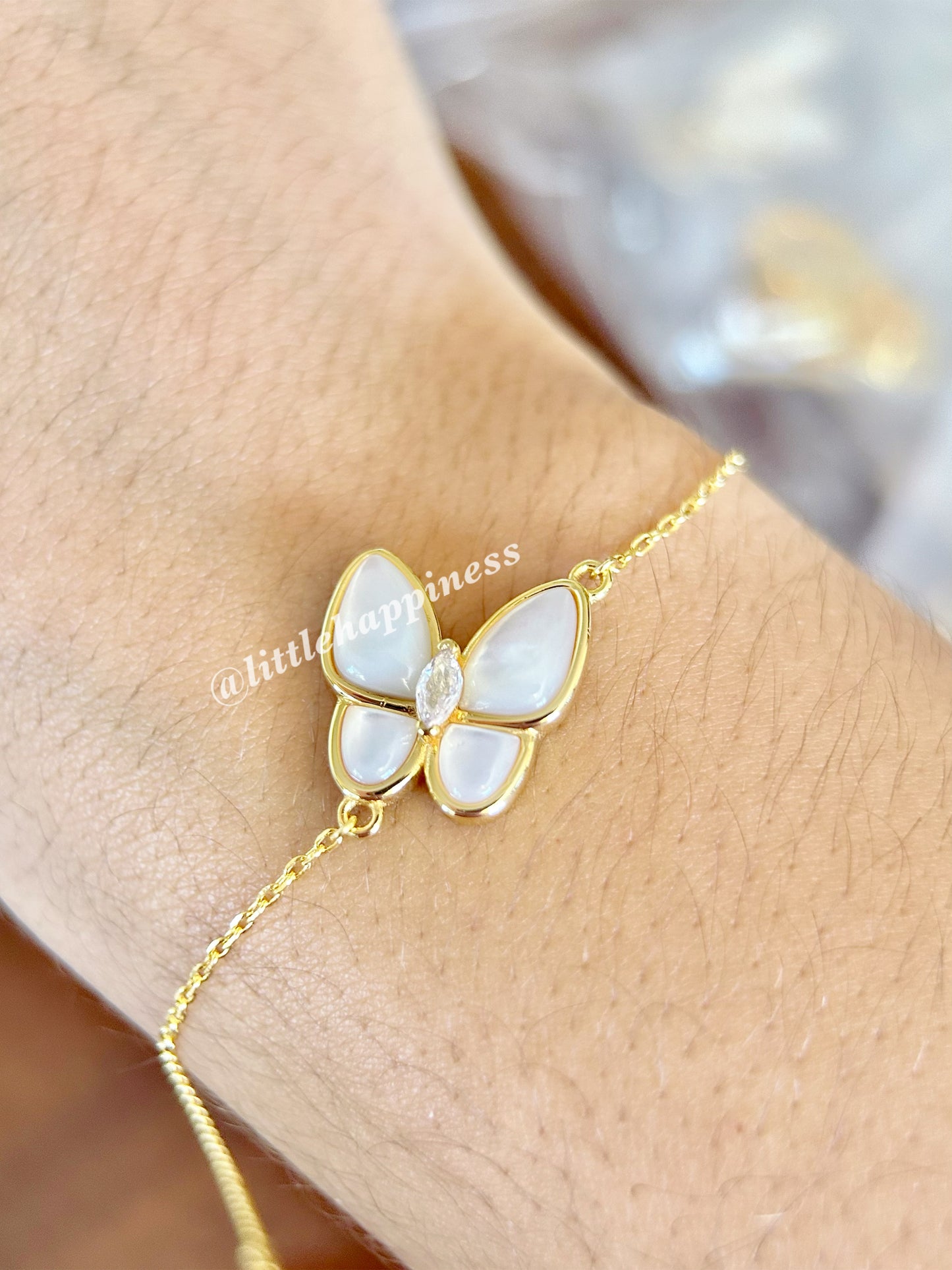 Conjunto Collar + aretes + pulsera Van Cleef Dorado y Blanco