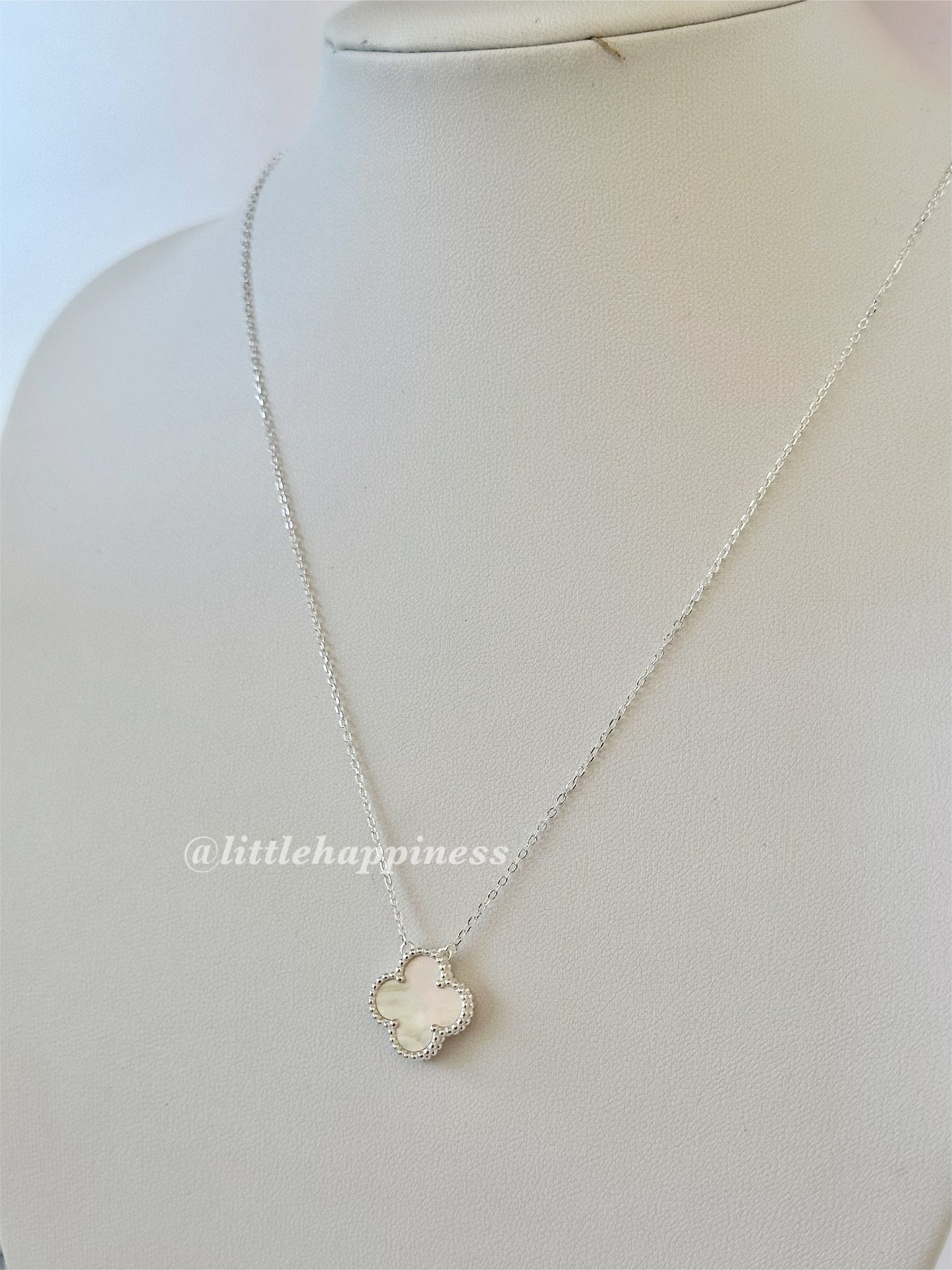 Collar 1 trébol blanco Plateado
