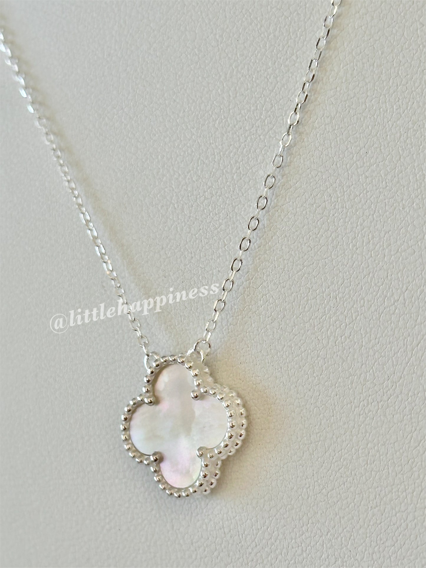 Collar 1 trébol blanco Plateado