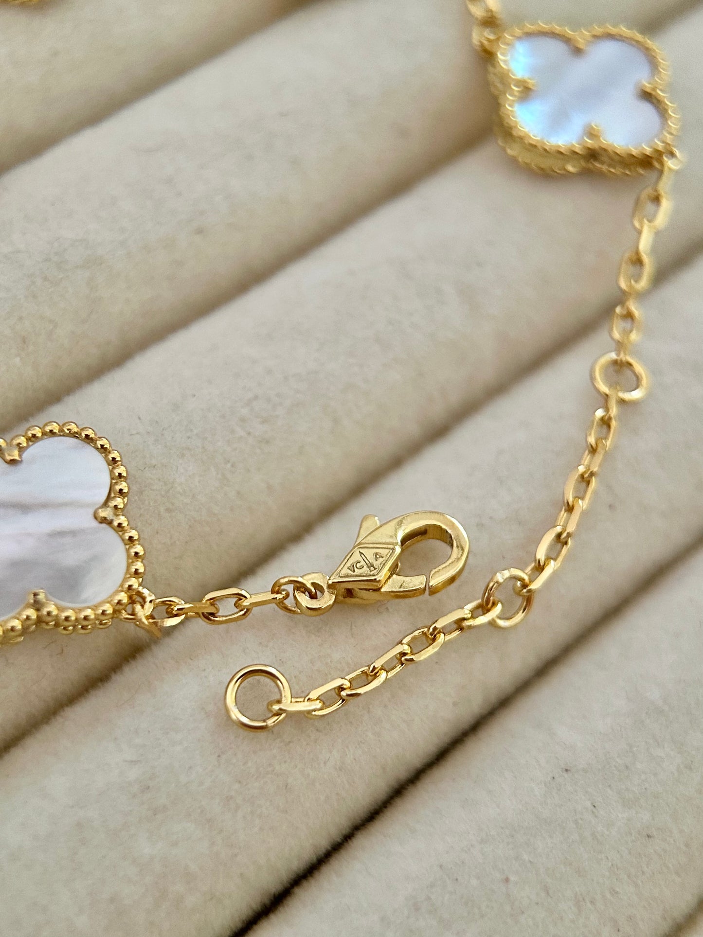 Pulsera Tréboles Blancos