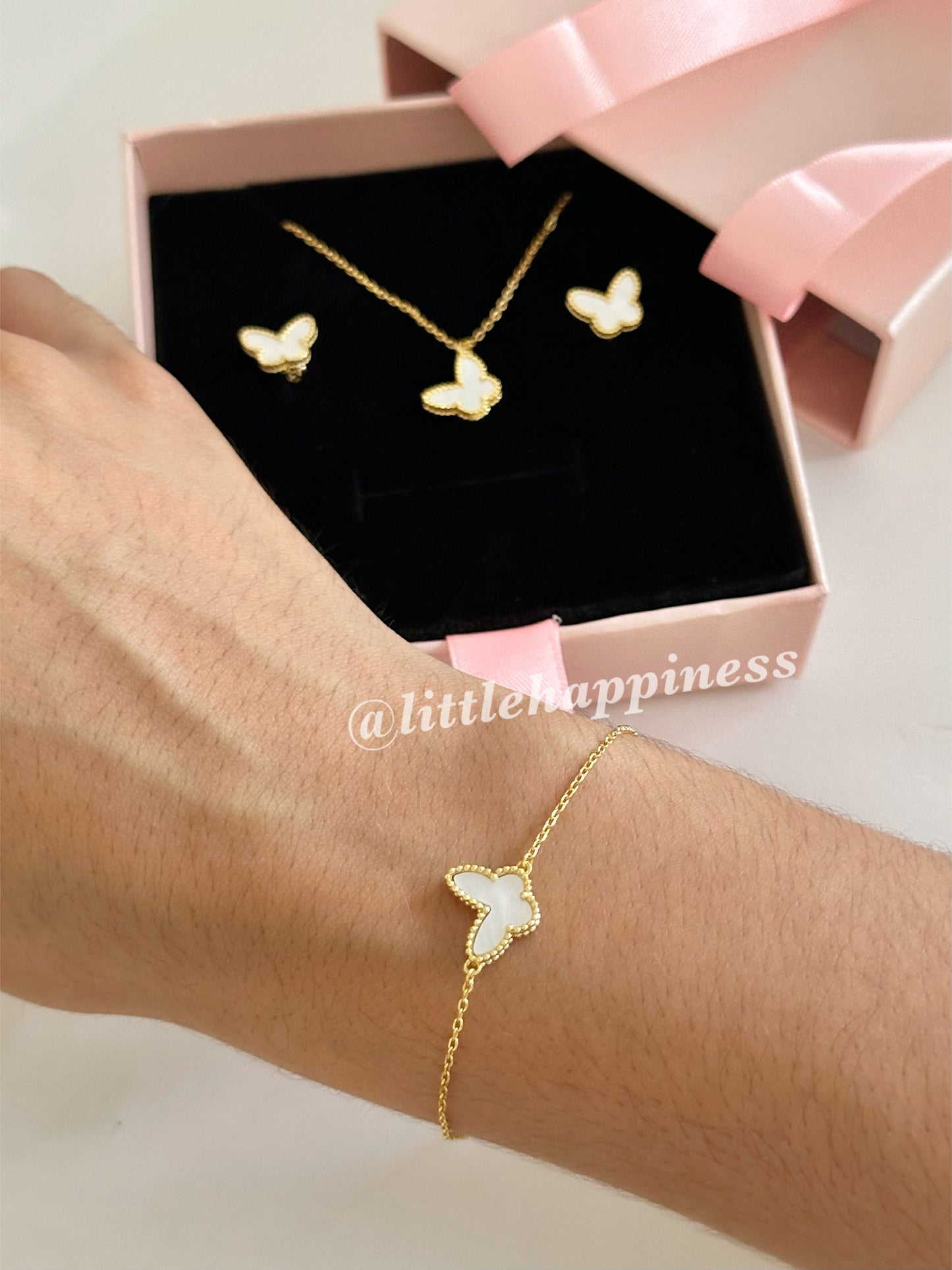 Conjunto Collar + aretes + pulsera Mariposa Van Cleef Dorado y Blanco