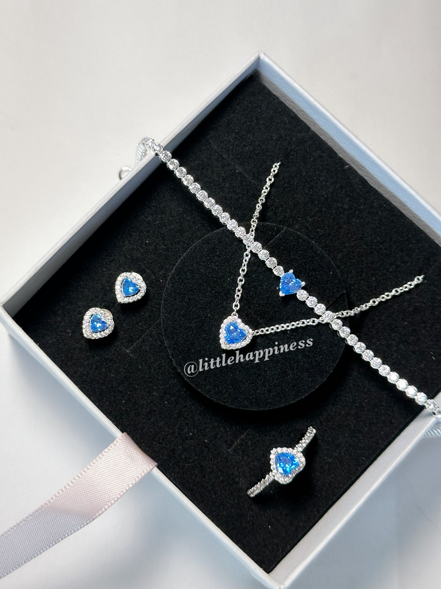 Conjunto Collar + Aretes + anillo + pulsera Corazón Azul Claro