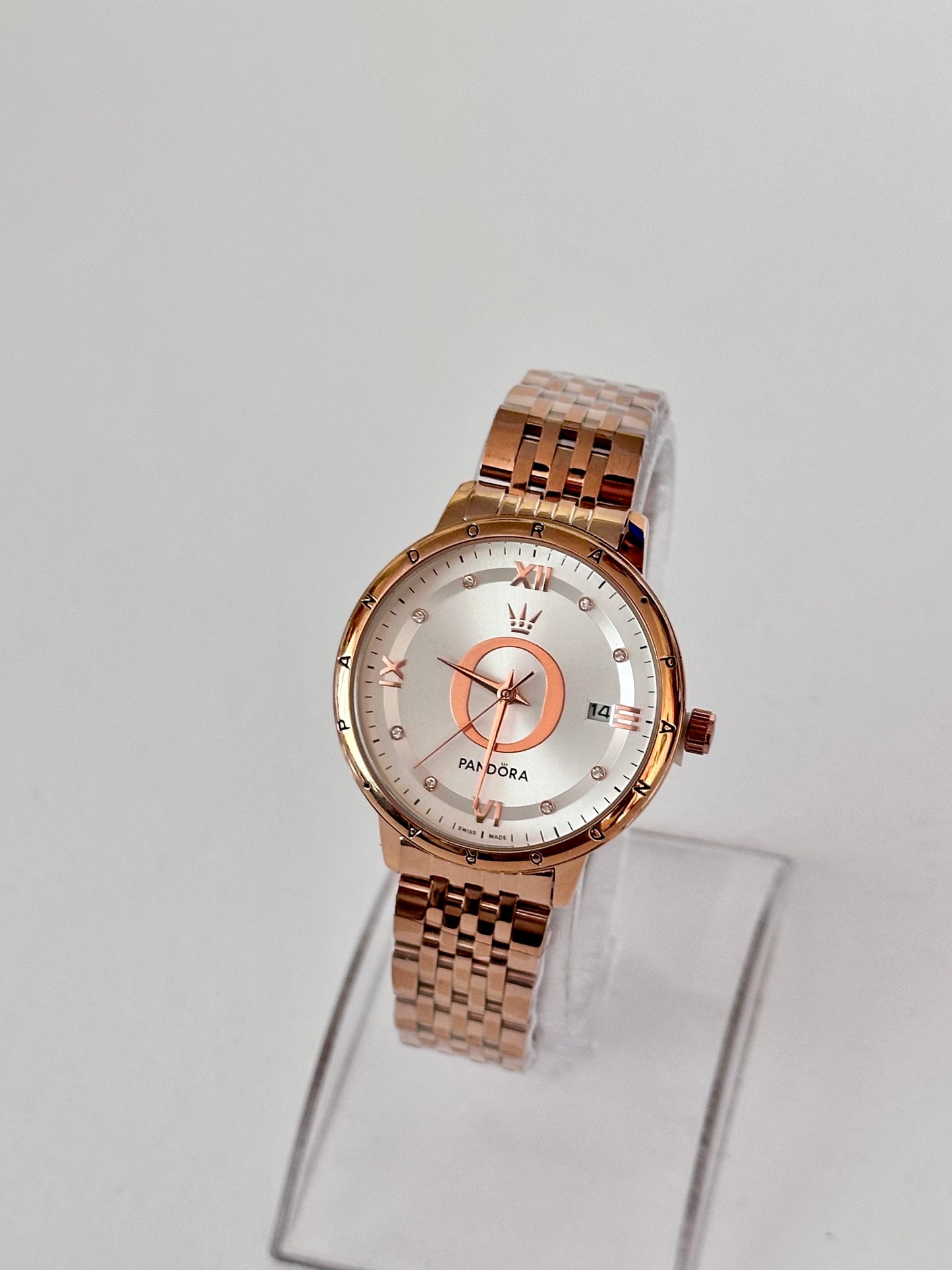 Reloj Pandora Rose Gold completo, fondo blanco