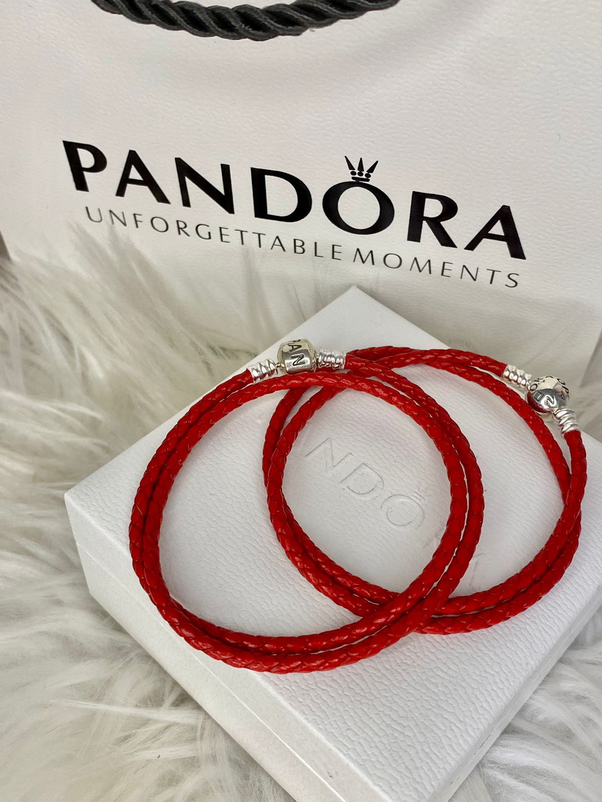 Pulsera Moments en Leather Trenzado Rojo cierre redondo