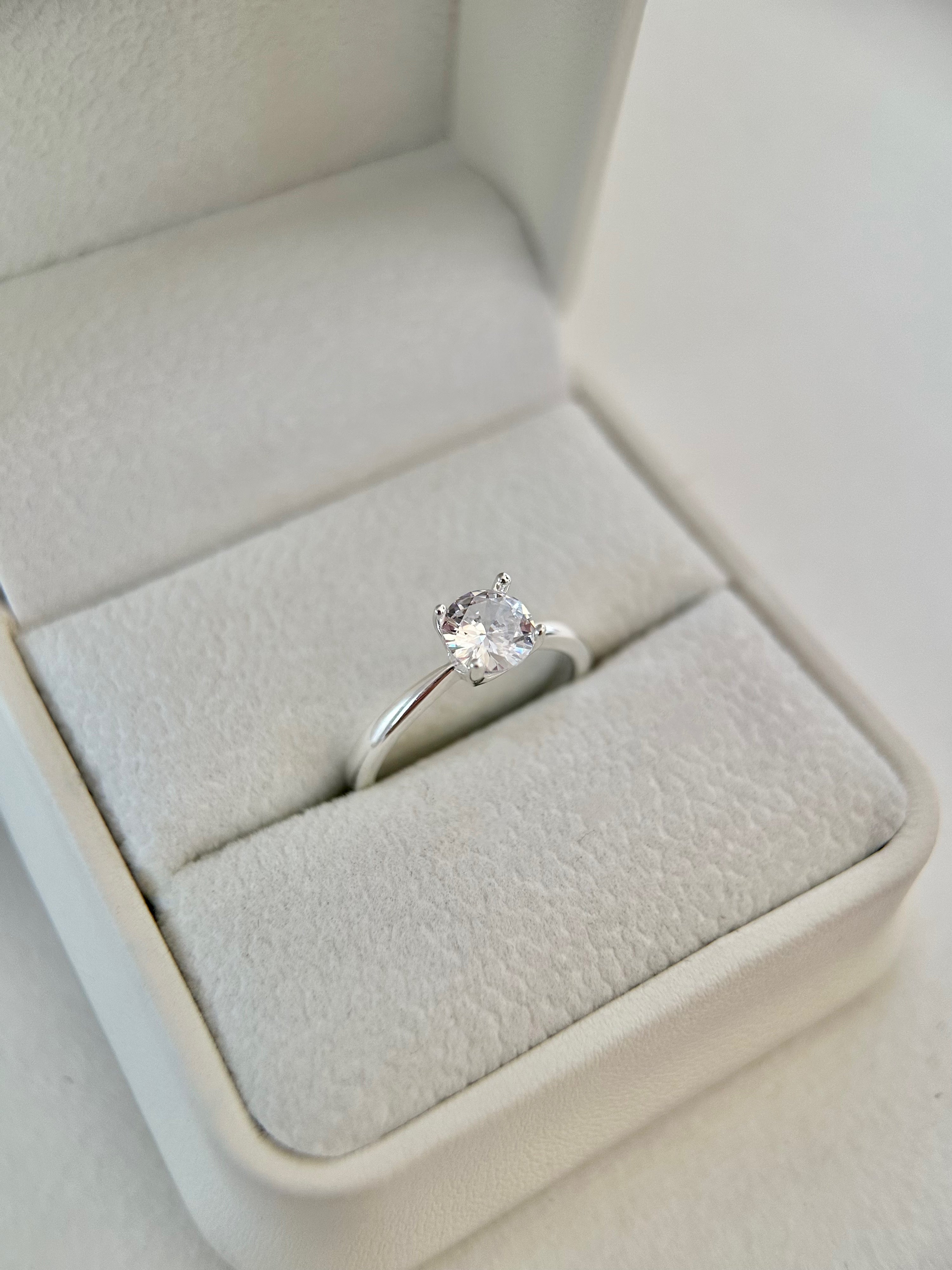 Anillo compromiso Corte Redondo