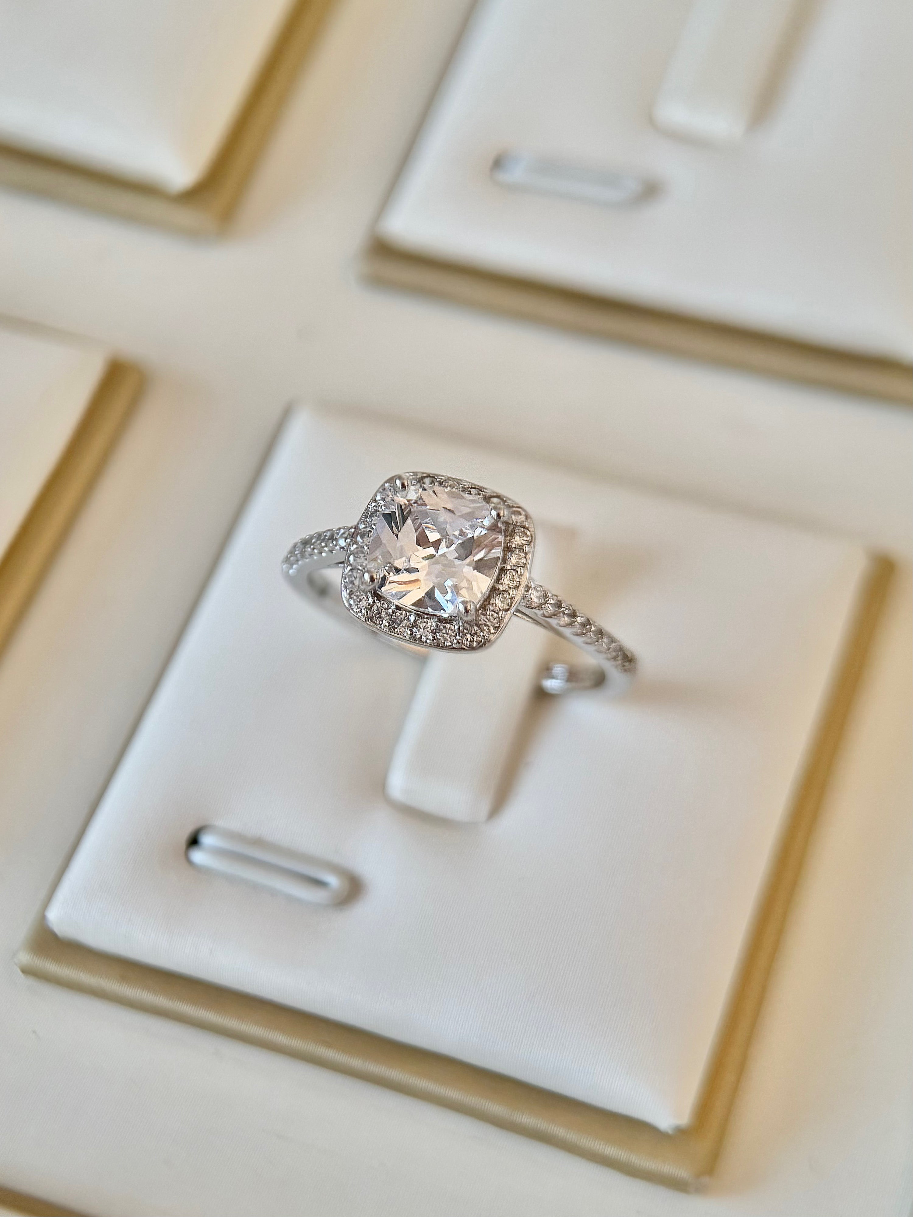 Anillo compromiso Corte Cuadrado