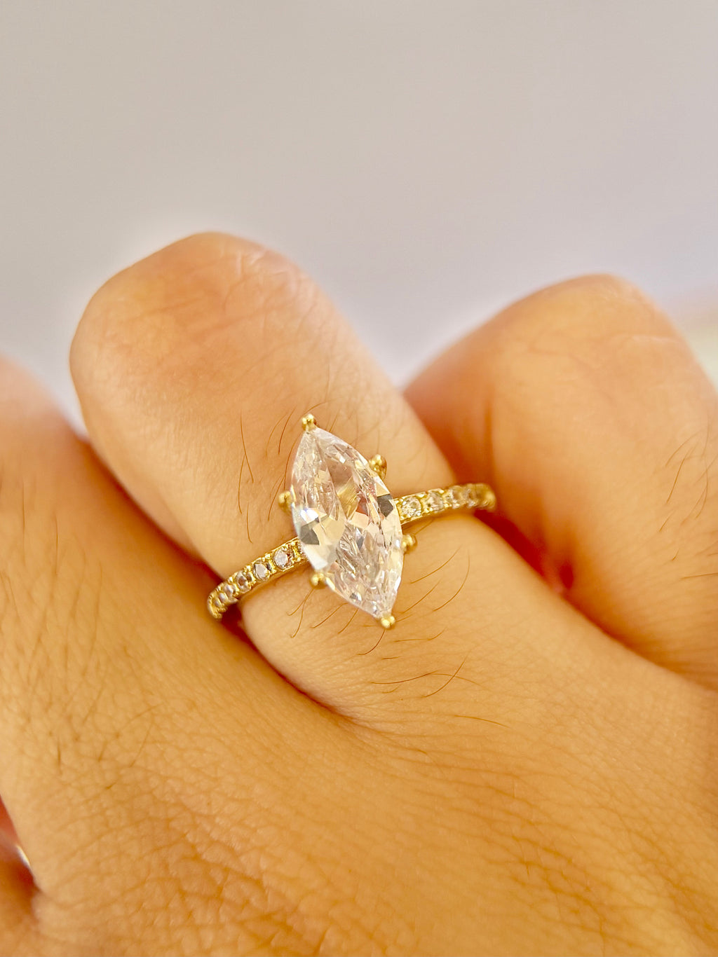 Anillo compromiso corte Marquesa con Baño de Oro