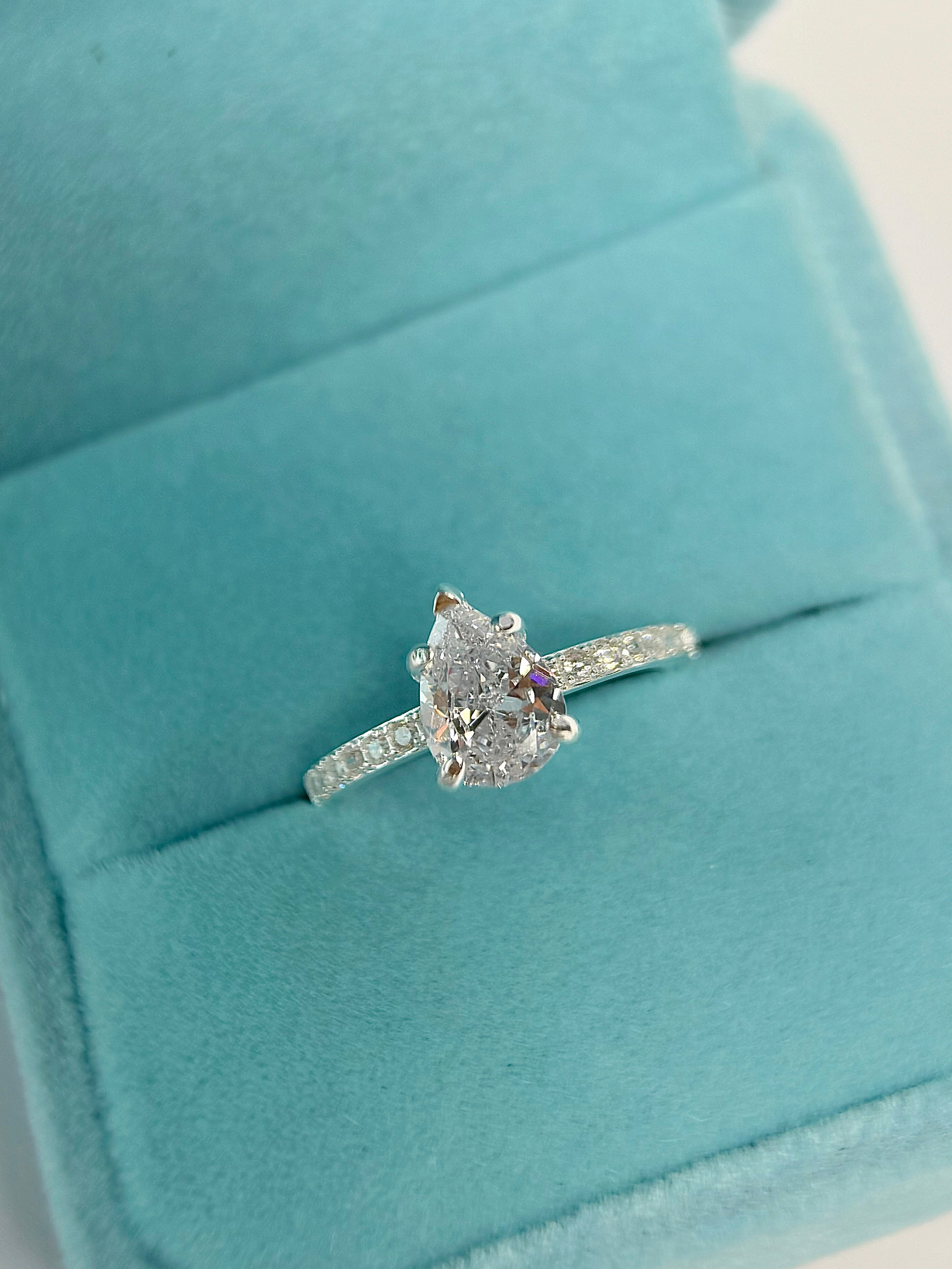 Anillo Compromiso Corte Pera