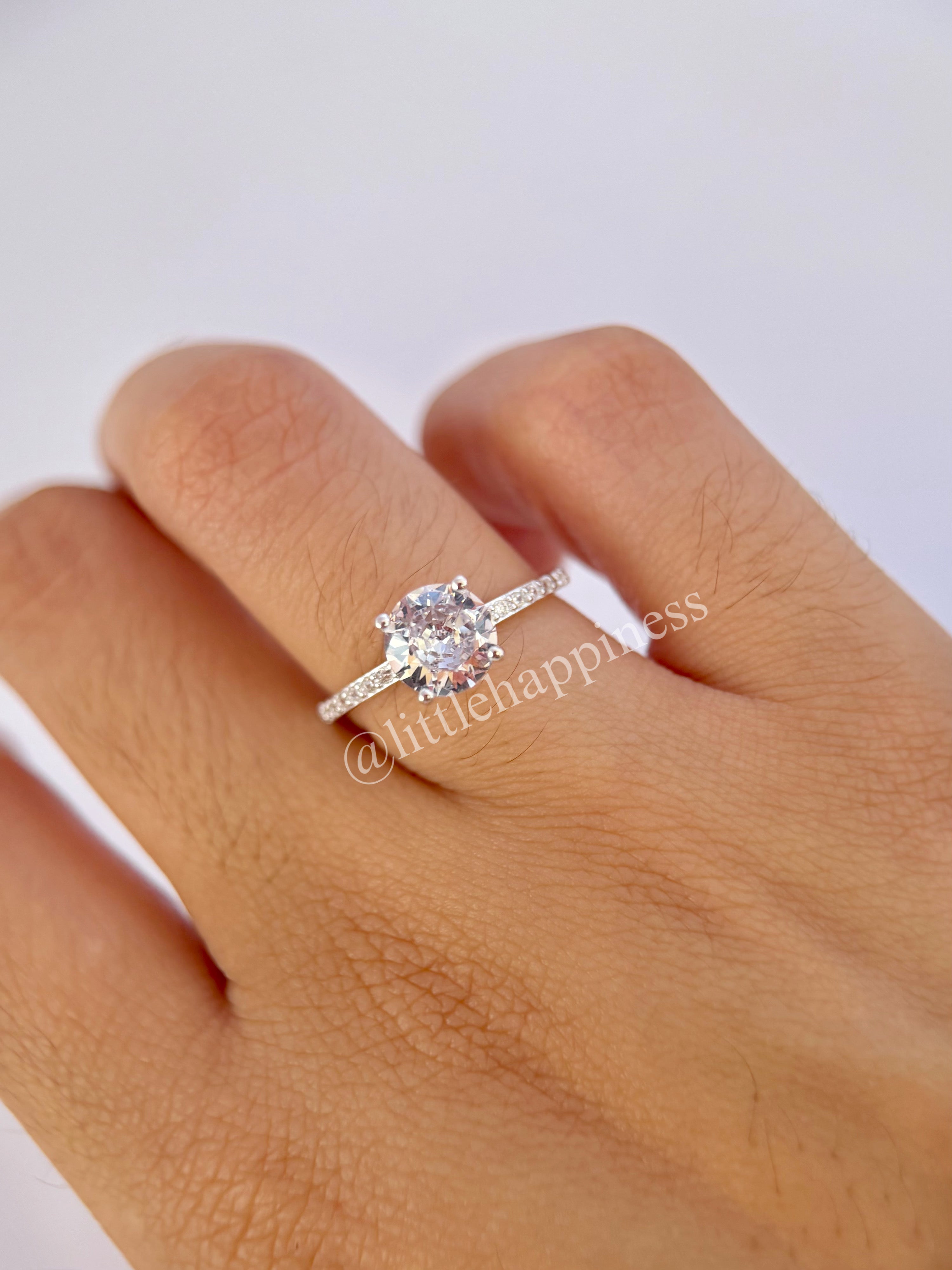 Anillo De Compromiso Corte Redondo