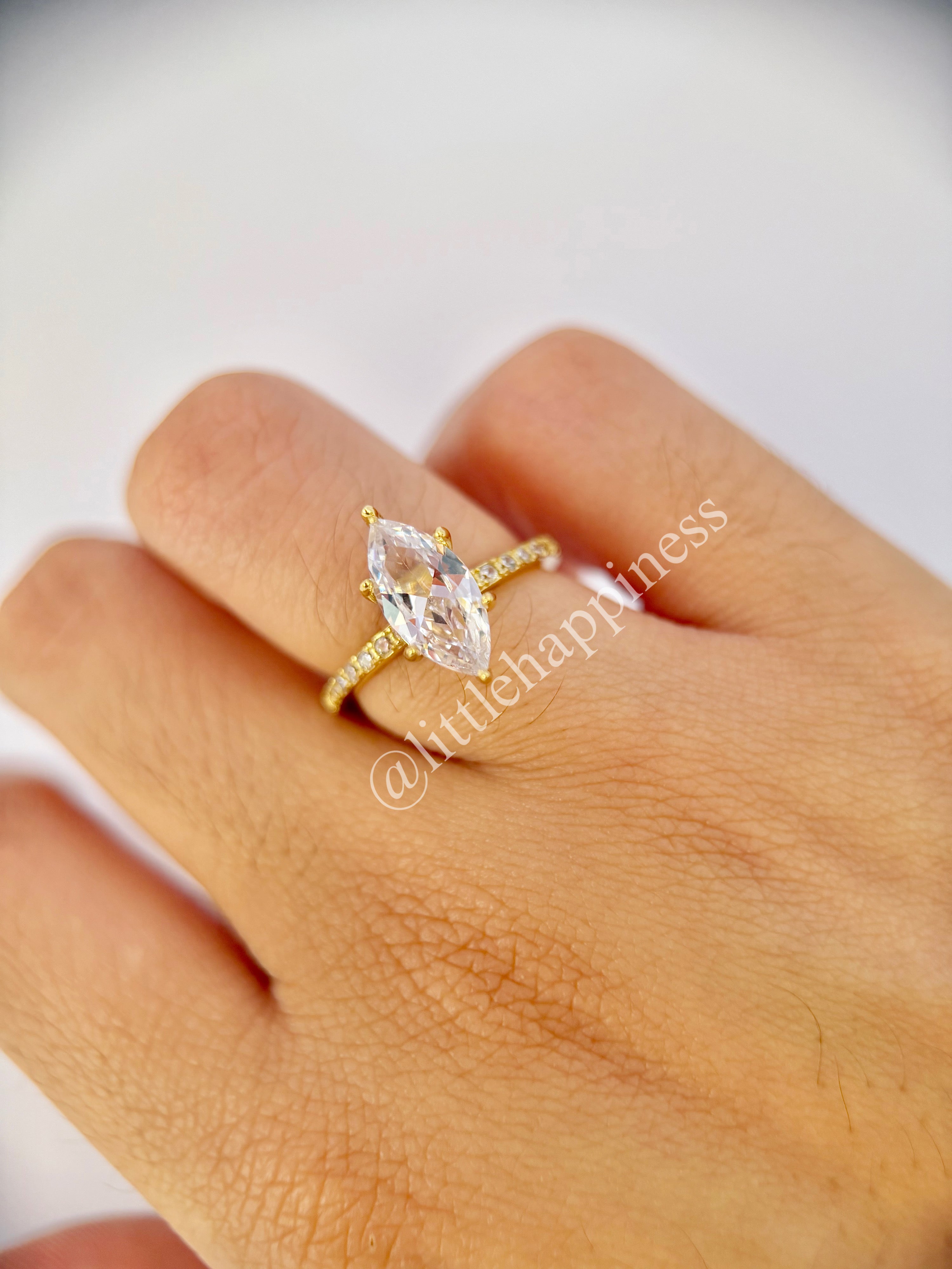 Anillo compromiso corte Marquesa con Baño de Oro