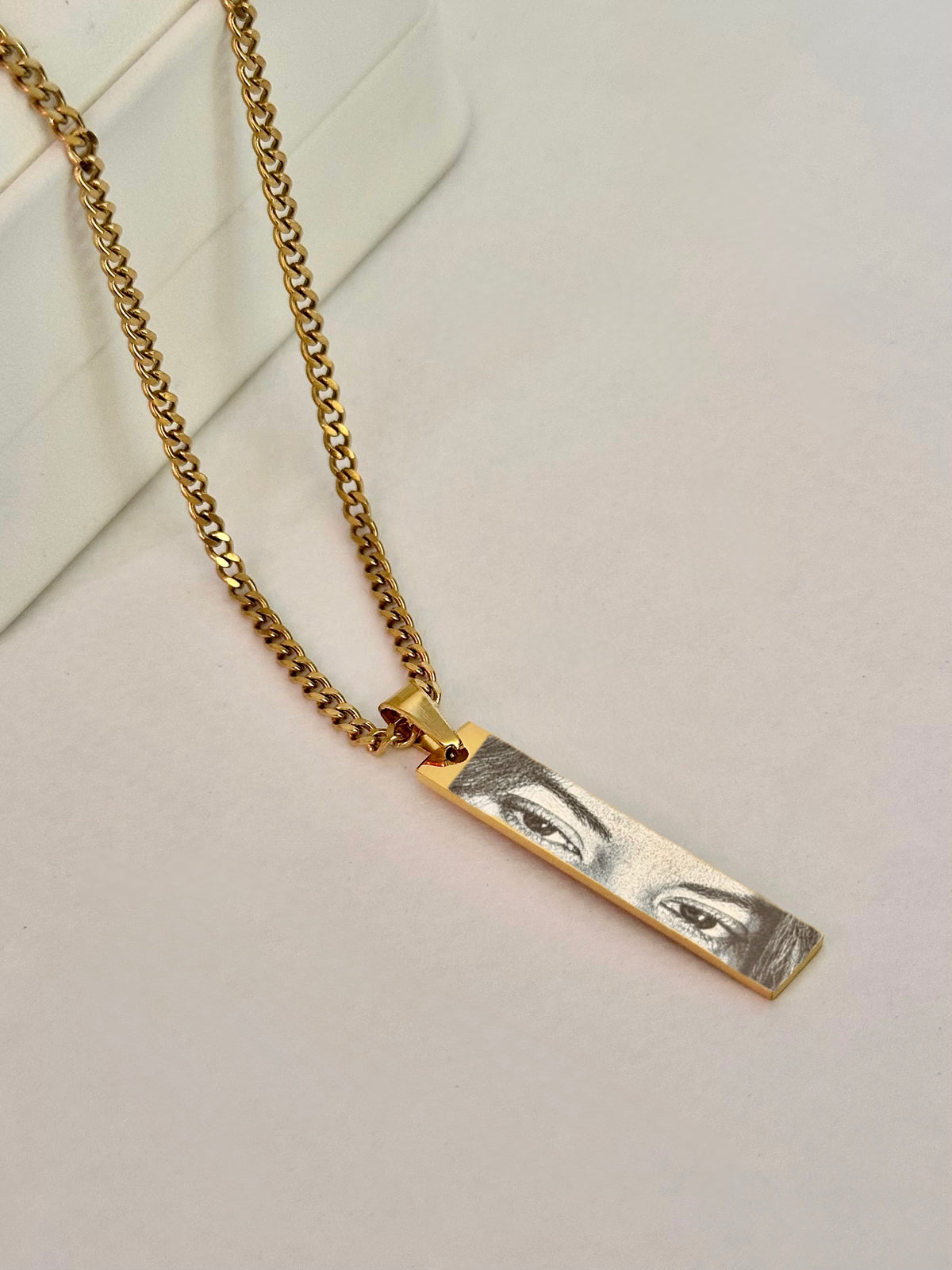 Collar con Placa Grabable Dorado, Acero Inoxidable