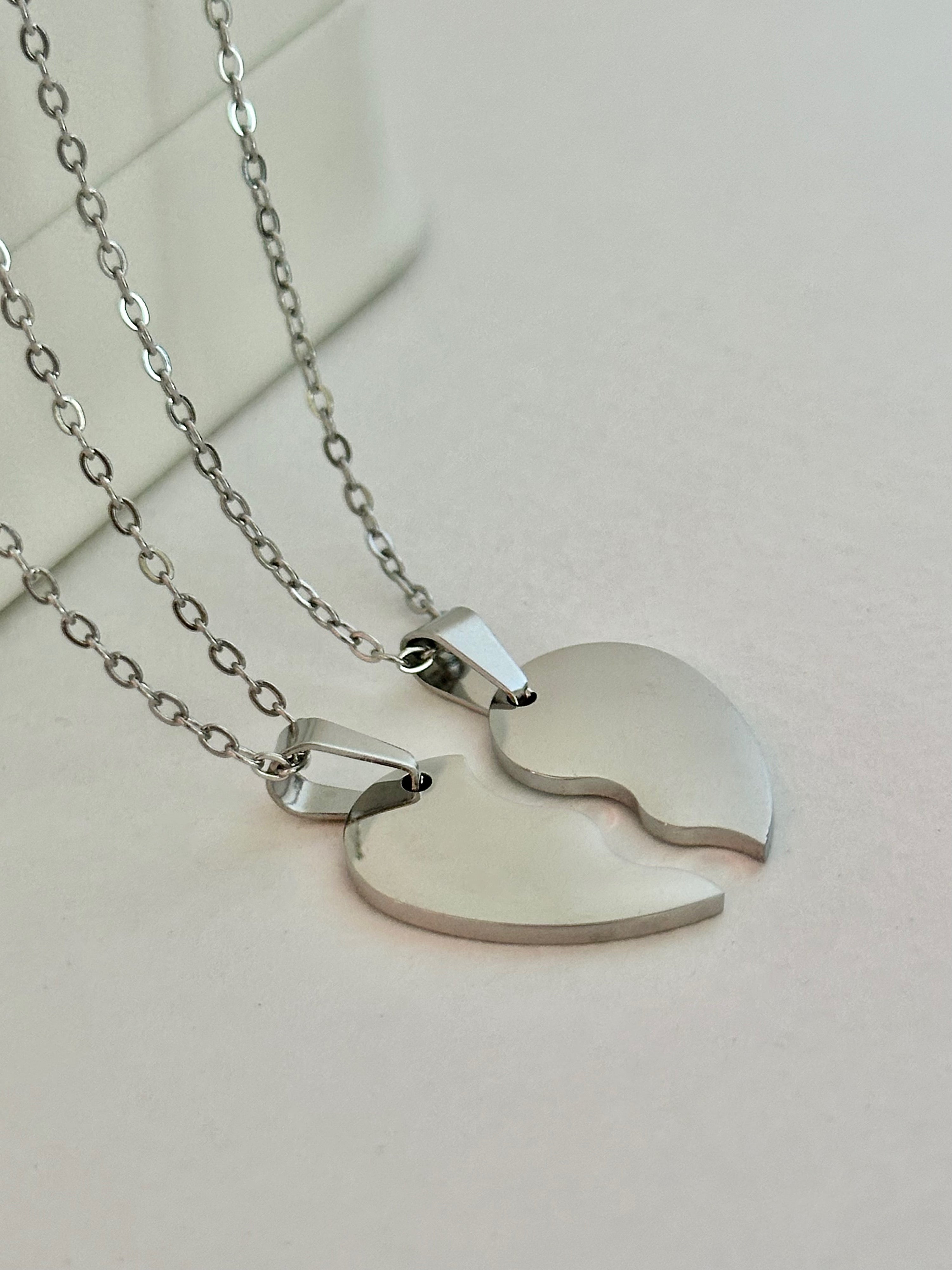 Dúo Collares Corazón compartido Plateado, Acero Inoxidable