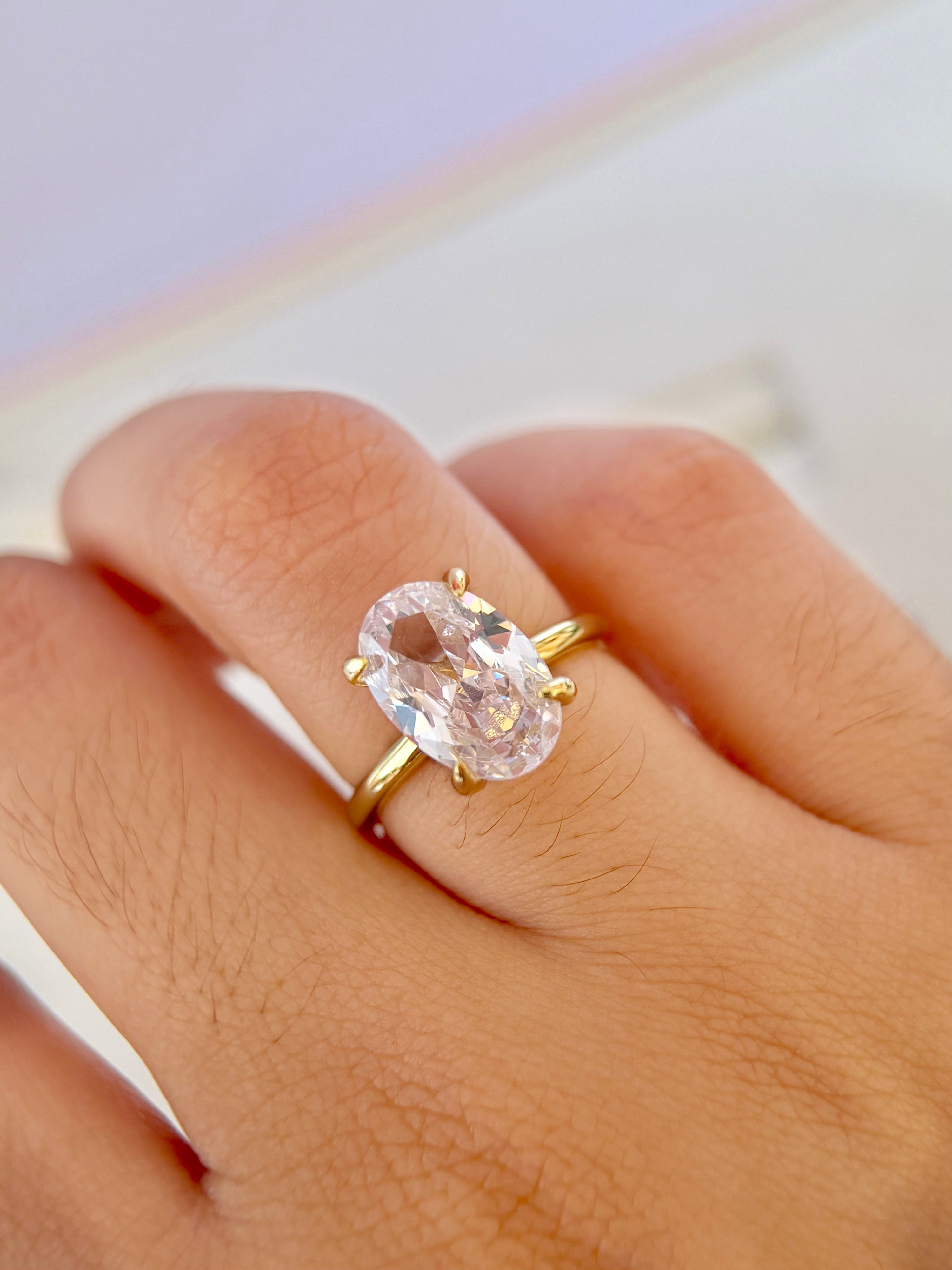 Anillo compromiso Ovalado, Aro Liso, con baño de Oro