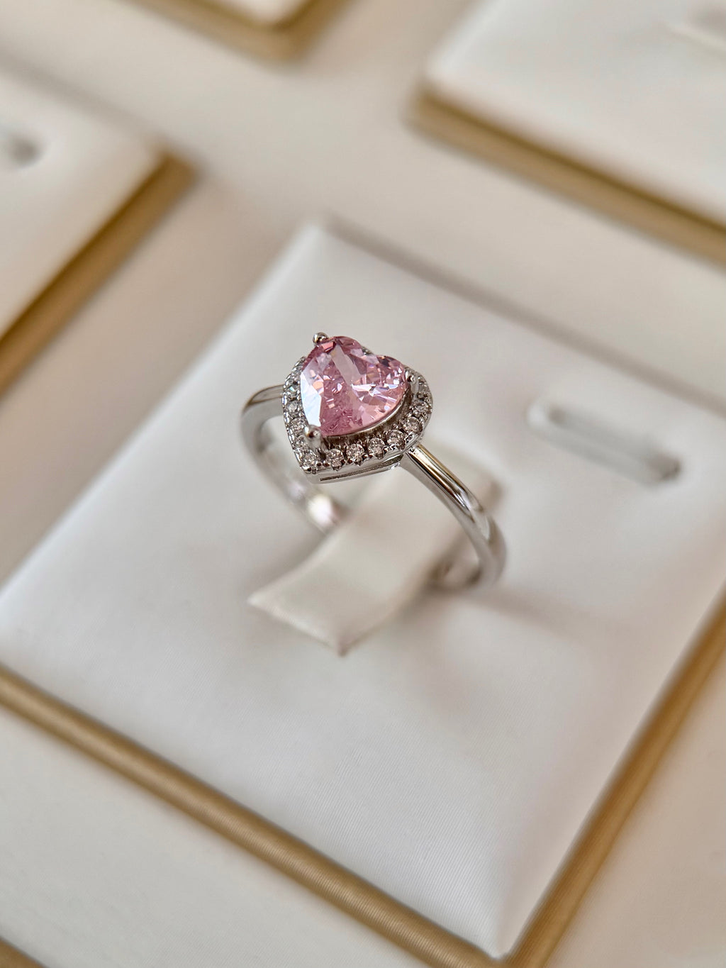 Anillo Corazón Rosa, aro Liso