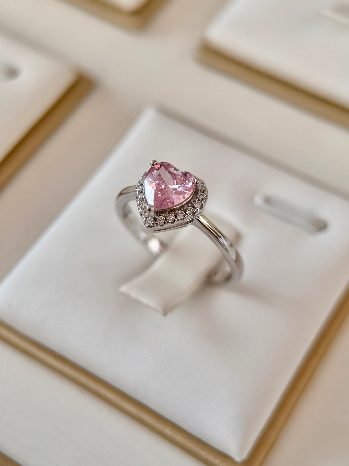Anillo Corazón Rosa, aro Liso