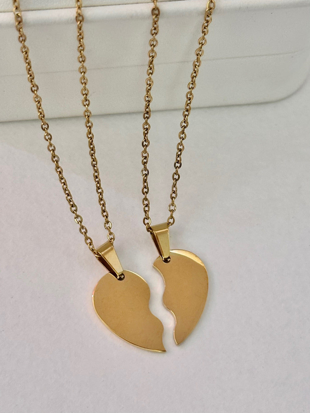 Dúo Collares Corazón compartido Dorado, Acero Inoxidable