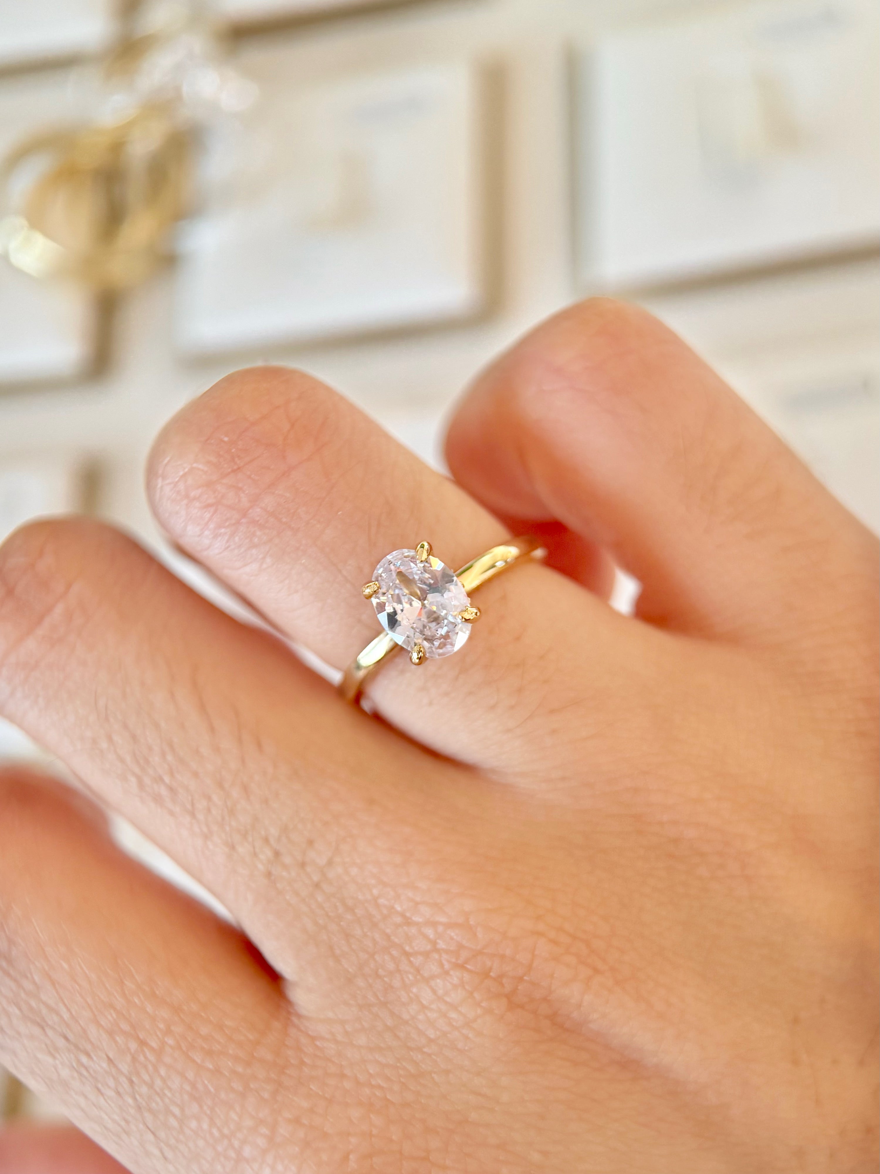 Anillo Compromiso Corte Ovalado Dorado