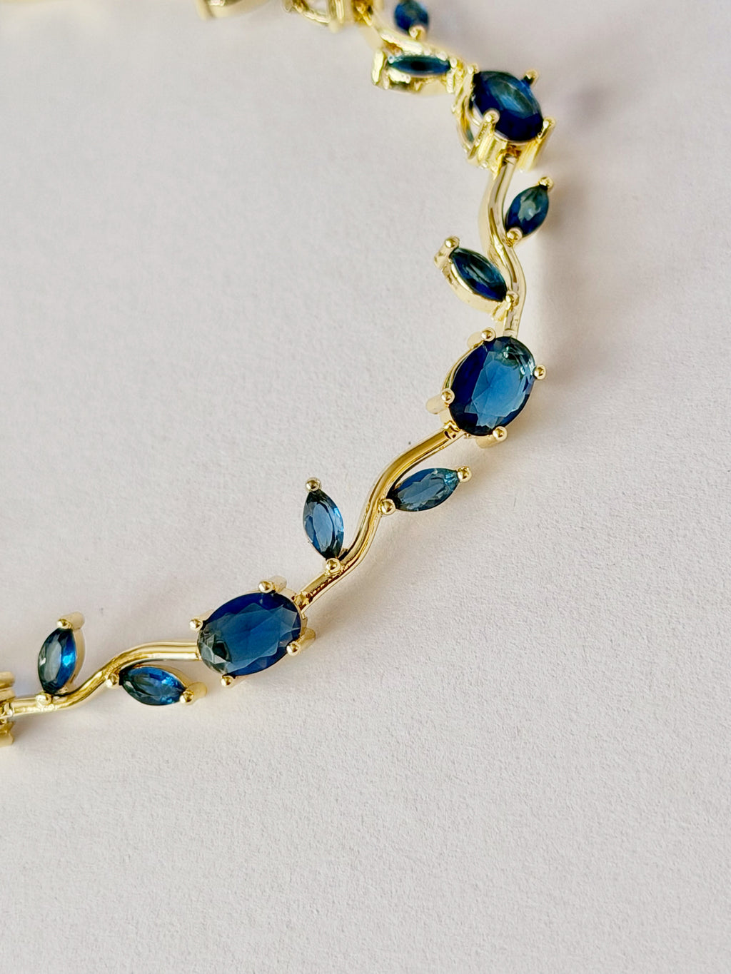 Pulsera tulipanes Azules Dorada
