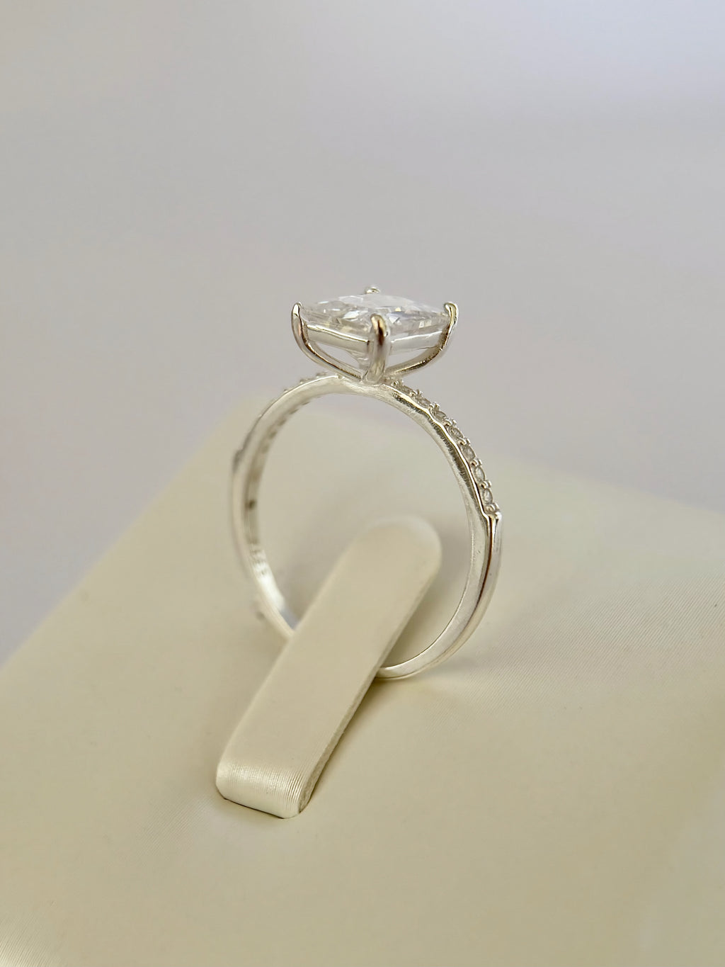 Anillo de Compromiso Corte Cuadrado