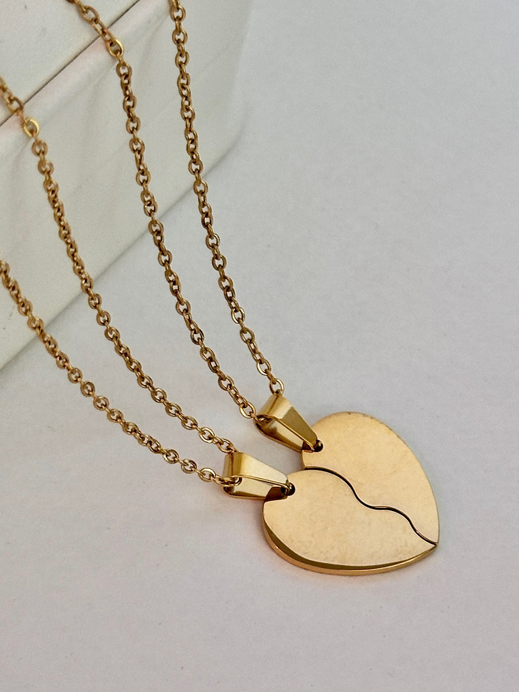 Dúo Collares Corazón compartido Dorado, Acero Inoxidable