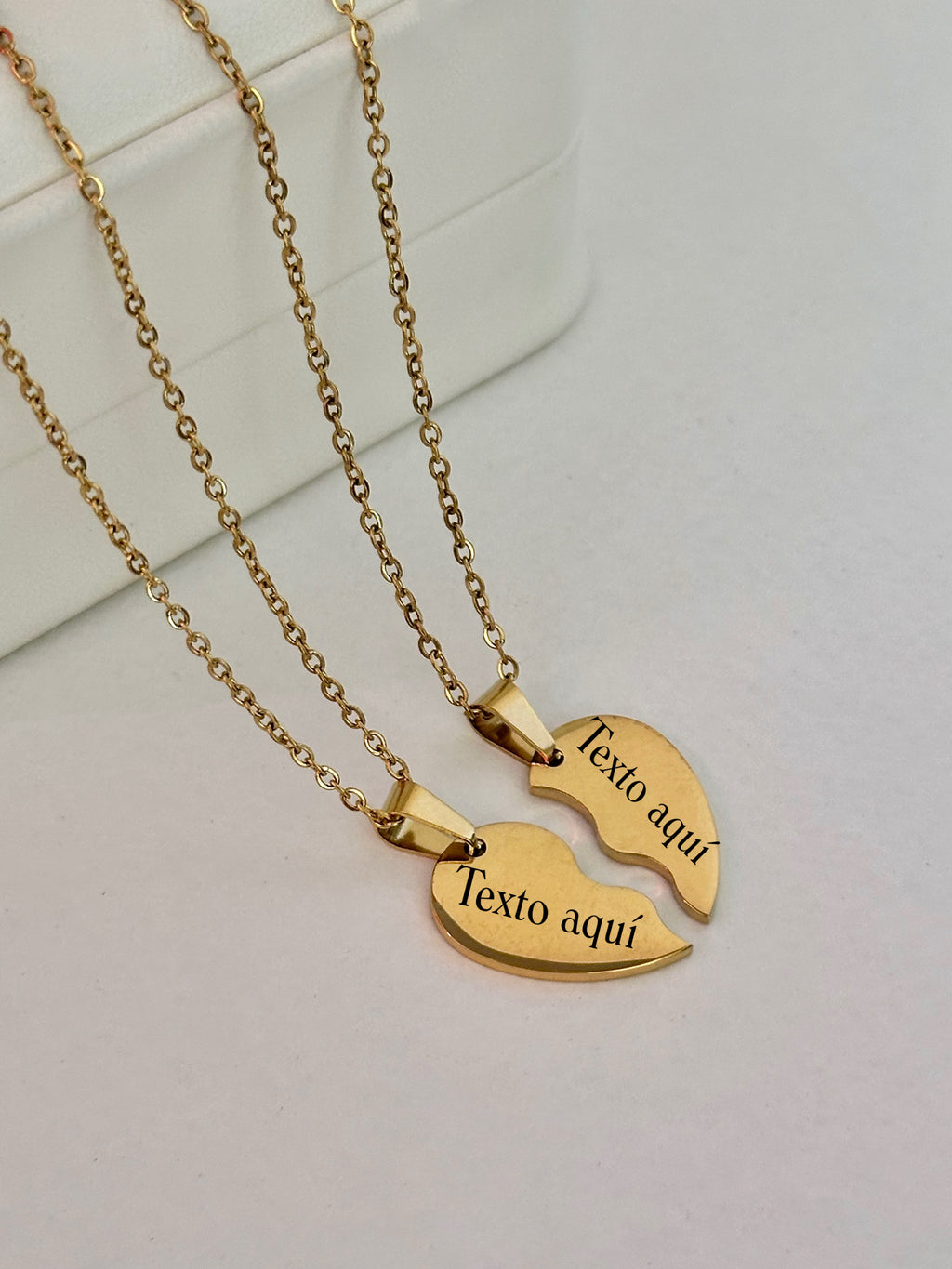 Dúo Collares Corazón compartido Dorado, Acero Inoxidable