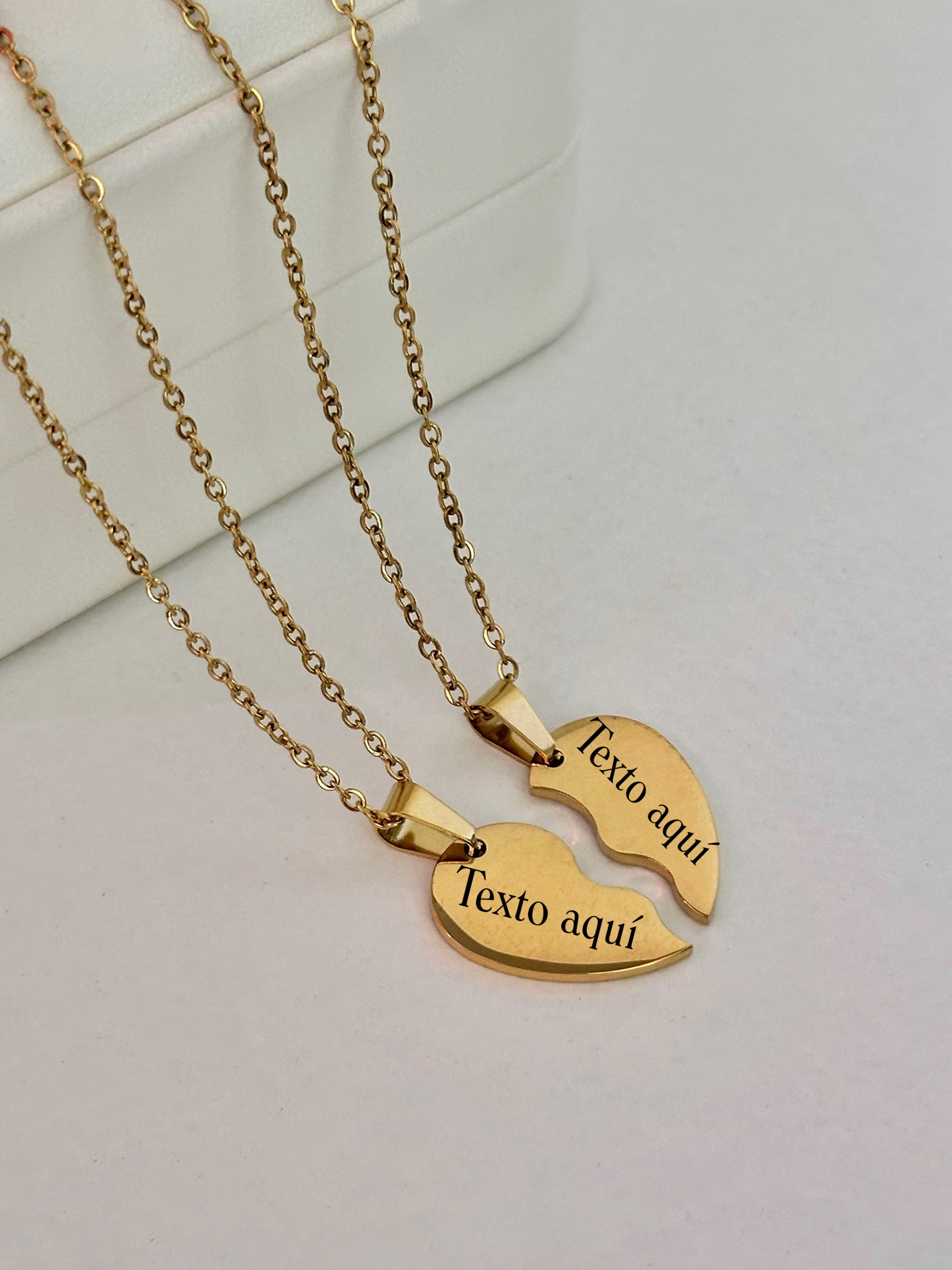 Dúo Collares Corazón compartido Dorado, Acero Inoxidable