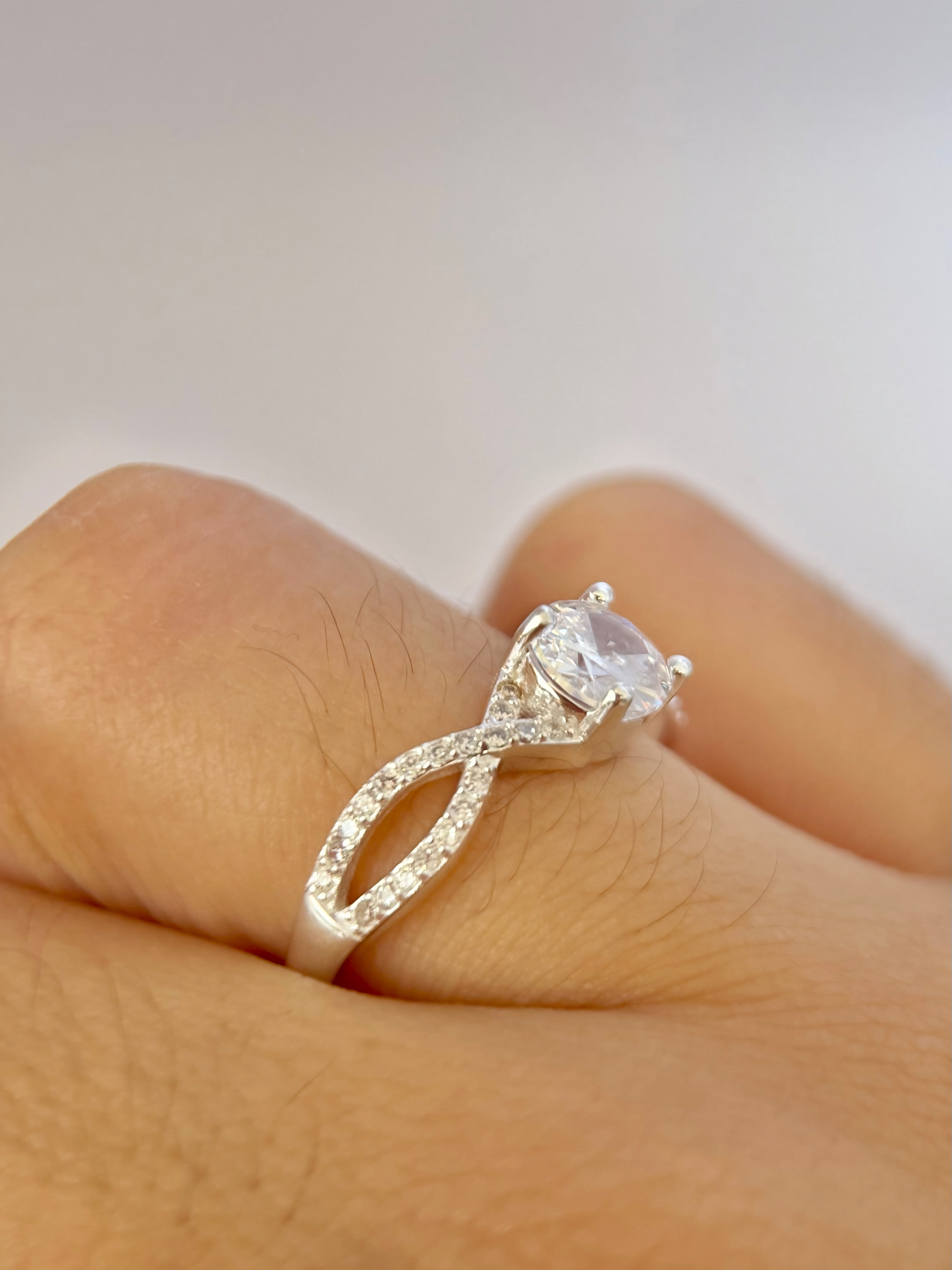Anillo Compromiso, Infinito