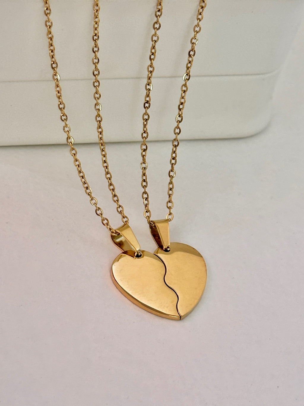 Dúo Collares Corazón compartido Dorado, Acero Inoxidable