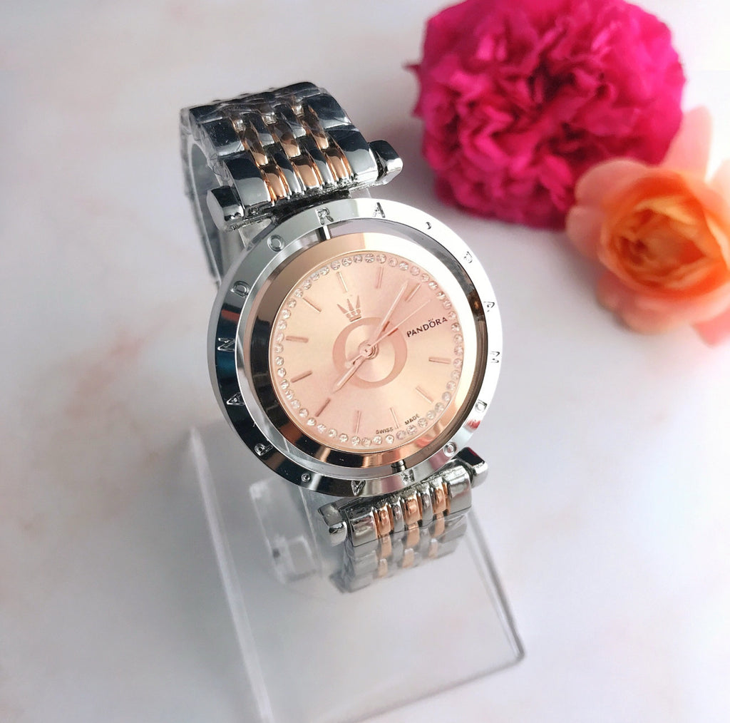 Reloj Pandora Dos Tonos Rose Gold y Plateado Fondo Rosa