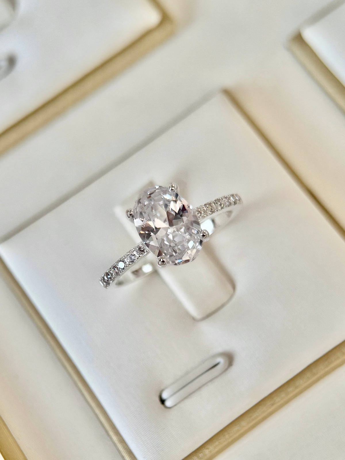 Anillo Compromiso corte Ovalado