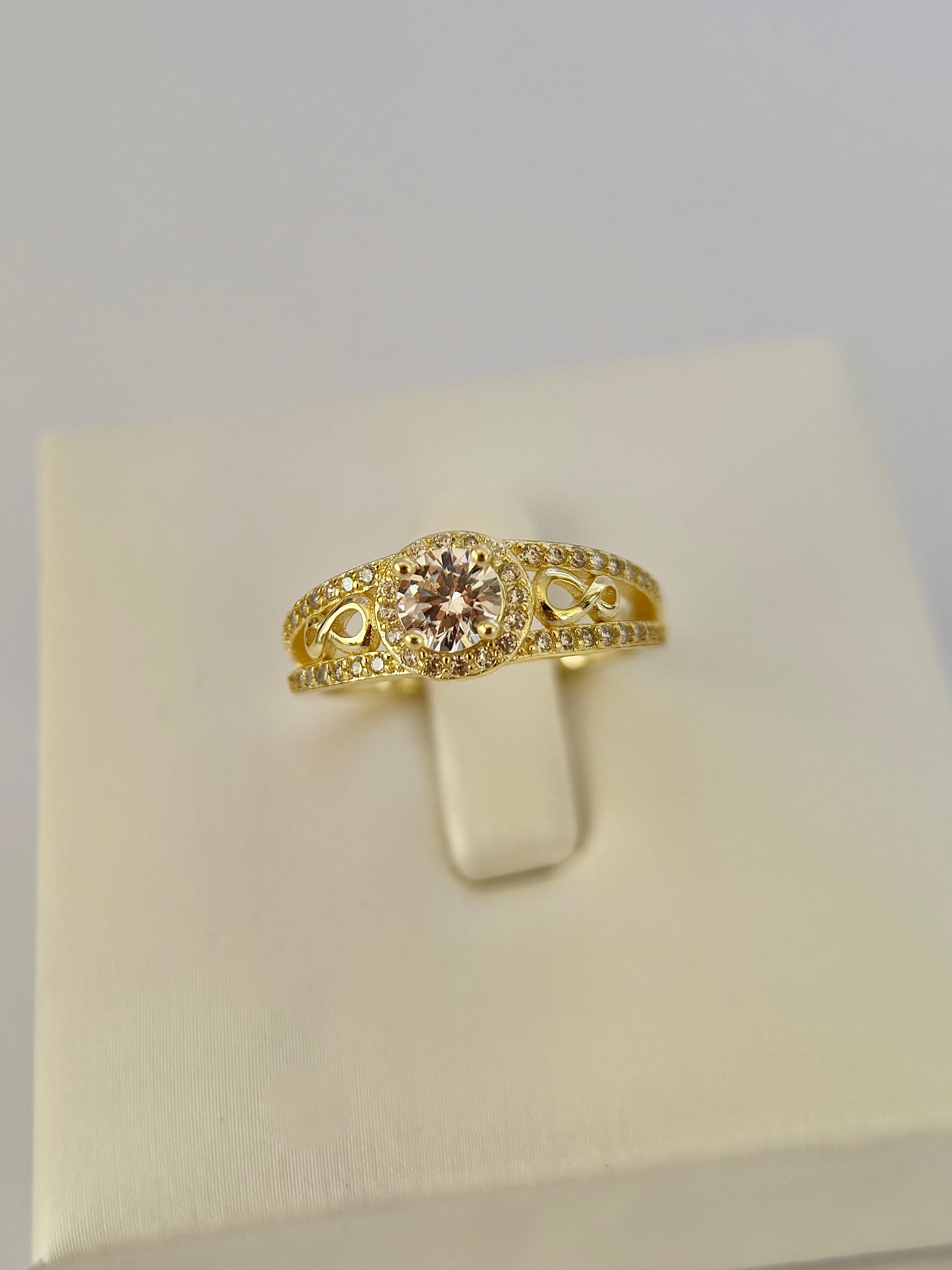 Anillo compromiso Infinito, Dorado