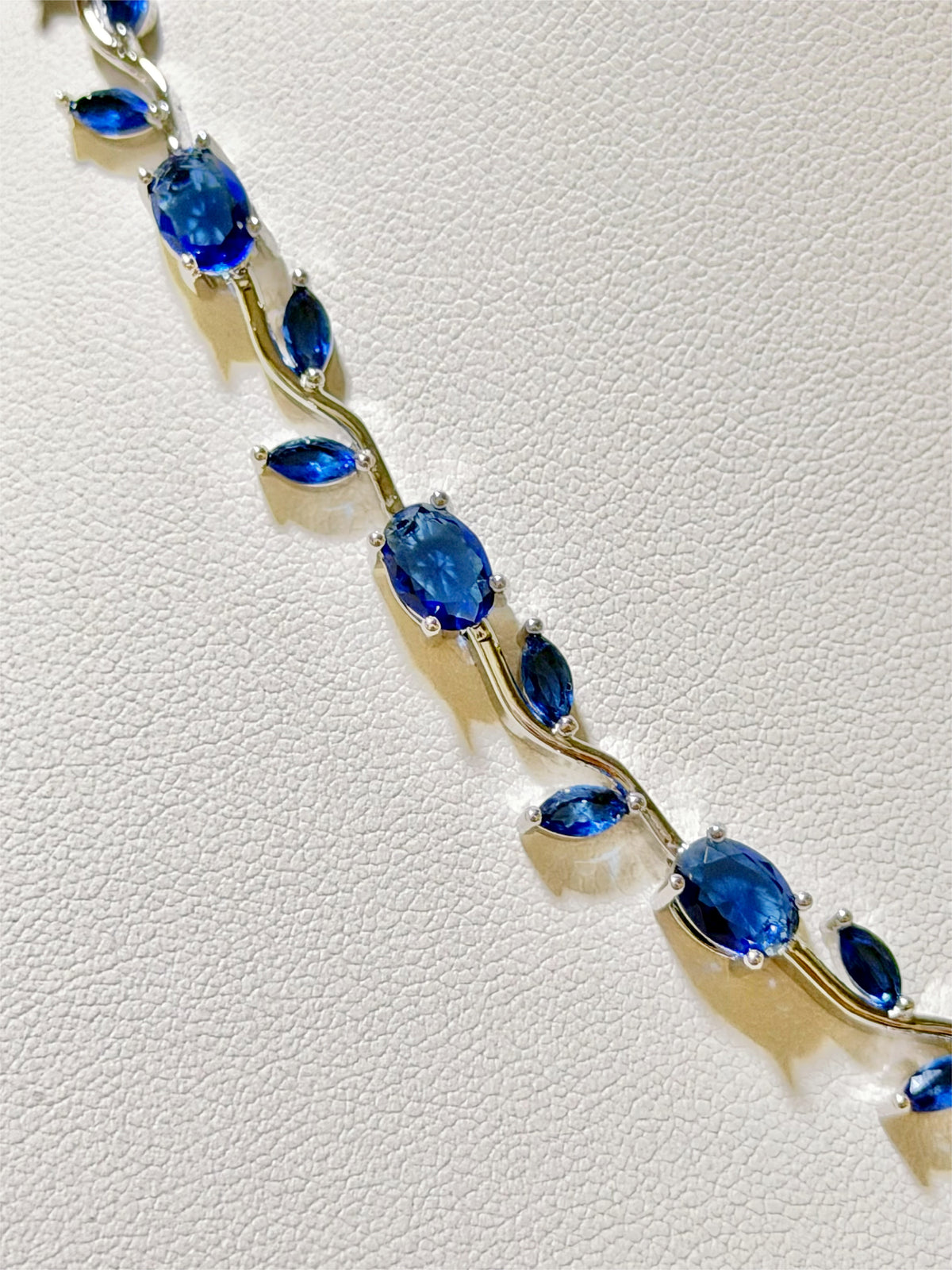 Collar Tulipanes Azules, Plateado