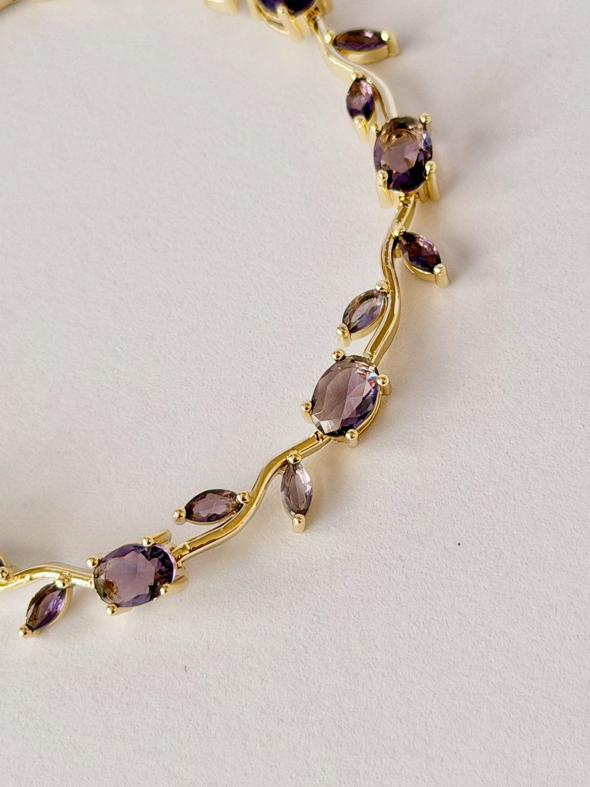Pulsera Tulipanes Morado Dorada