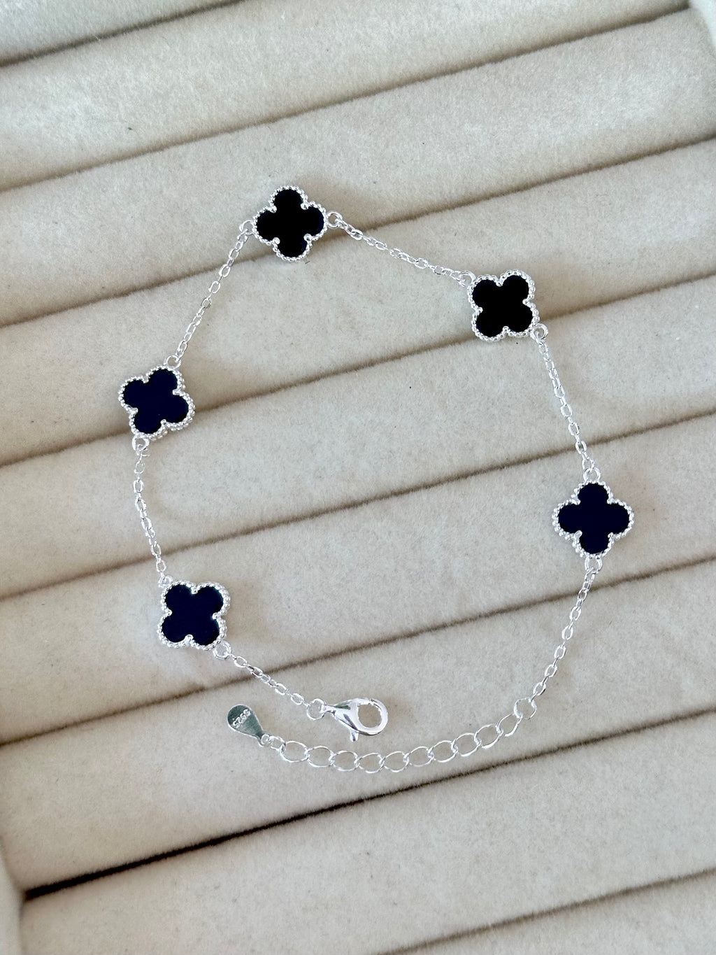 Pulsera Mini Tréboles Negros