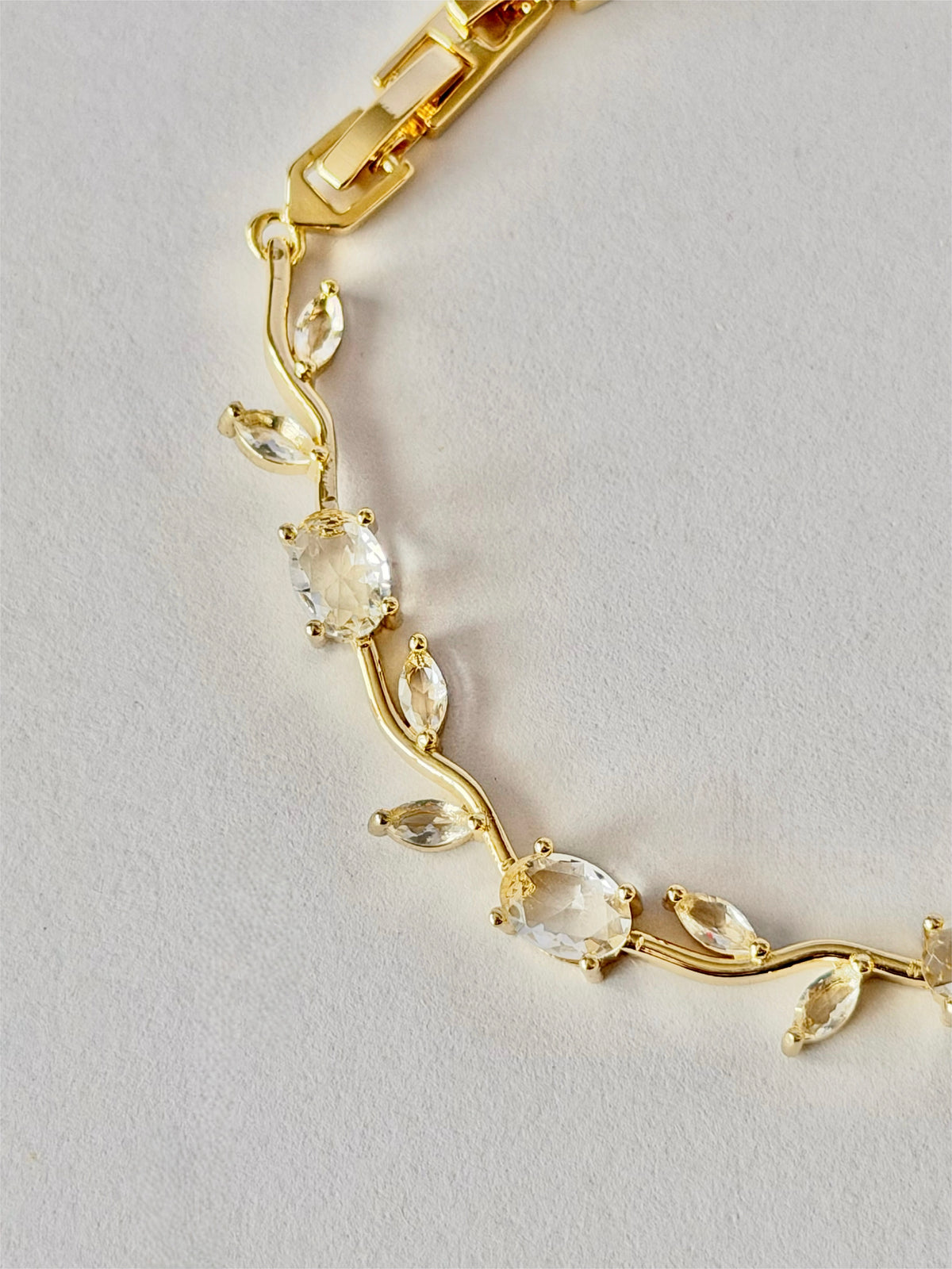 Pulsera Tulipanes Blancos Dorada