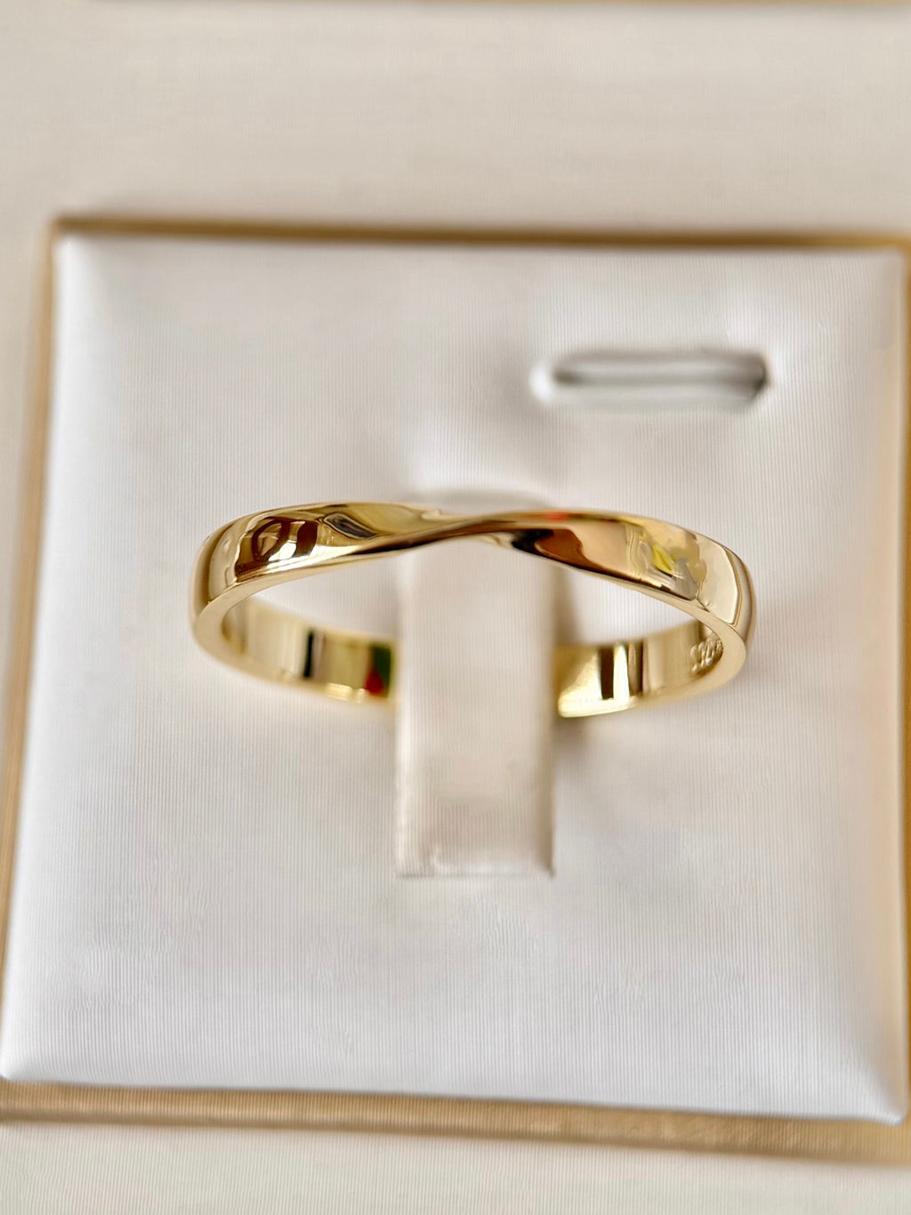 Anillo Aro Liso Entrelazado para Hombre