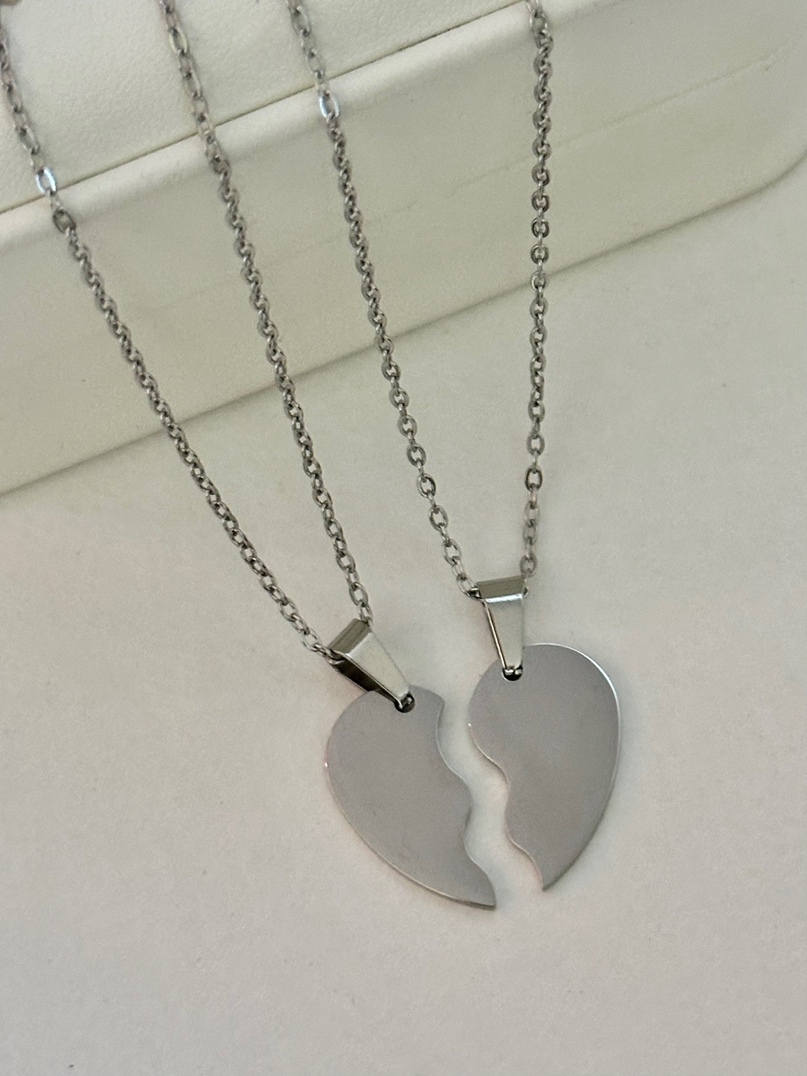 Dúo Collares Corazón compartido Plateado, Acero Inoxidable