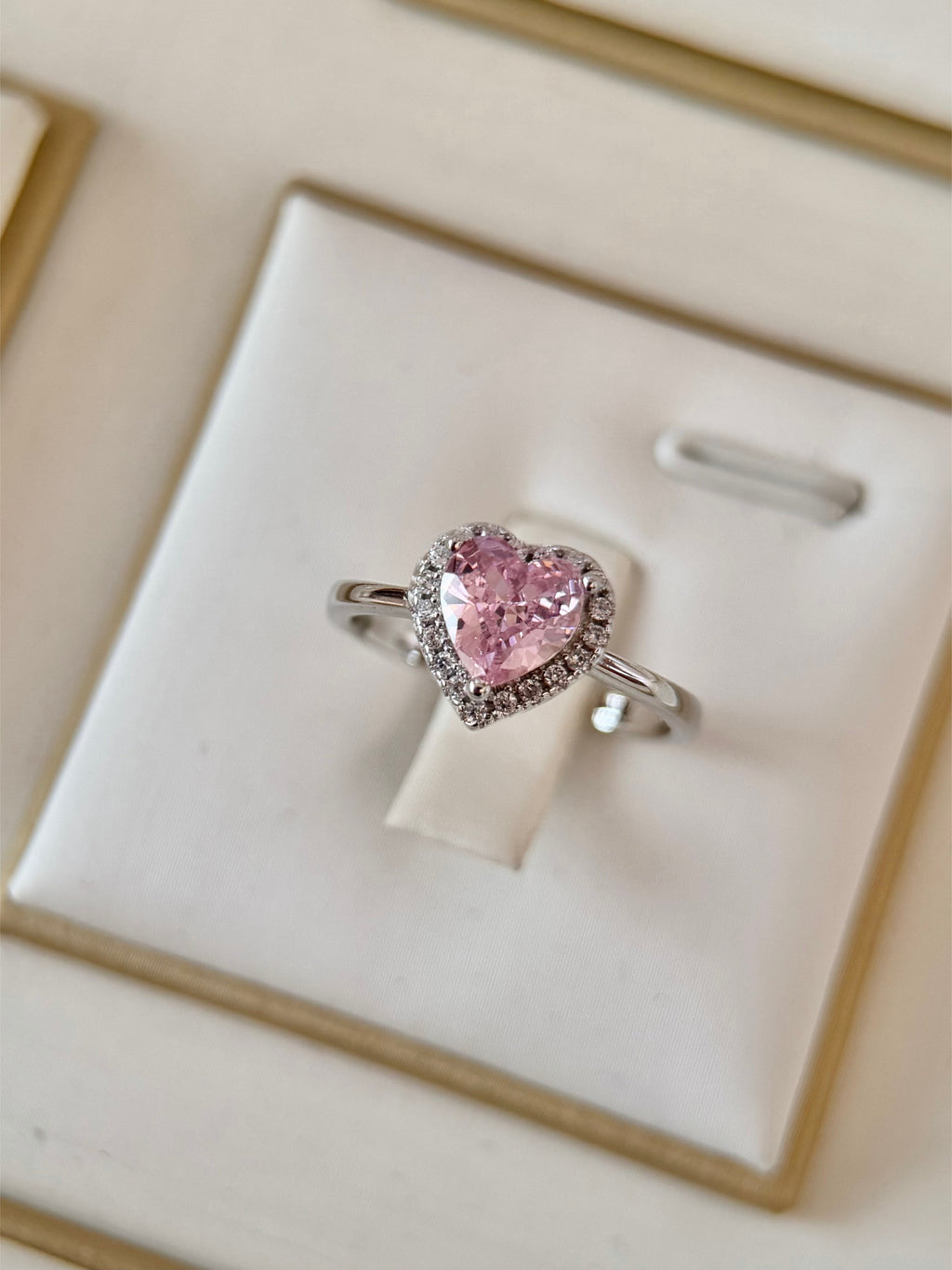 Anillo Corazón Rosa, aro Liso