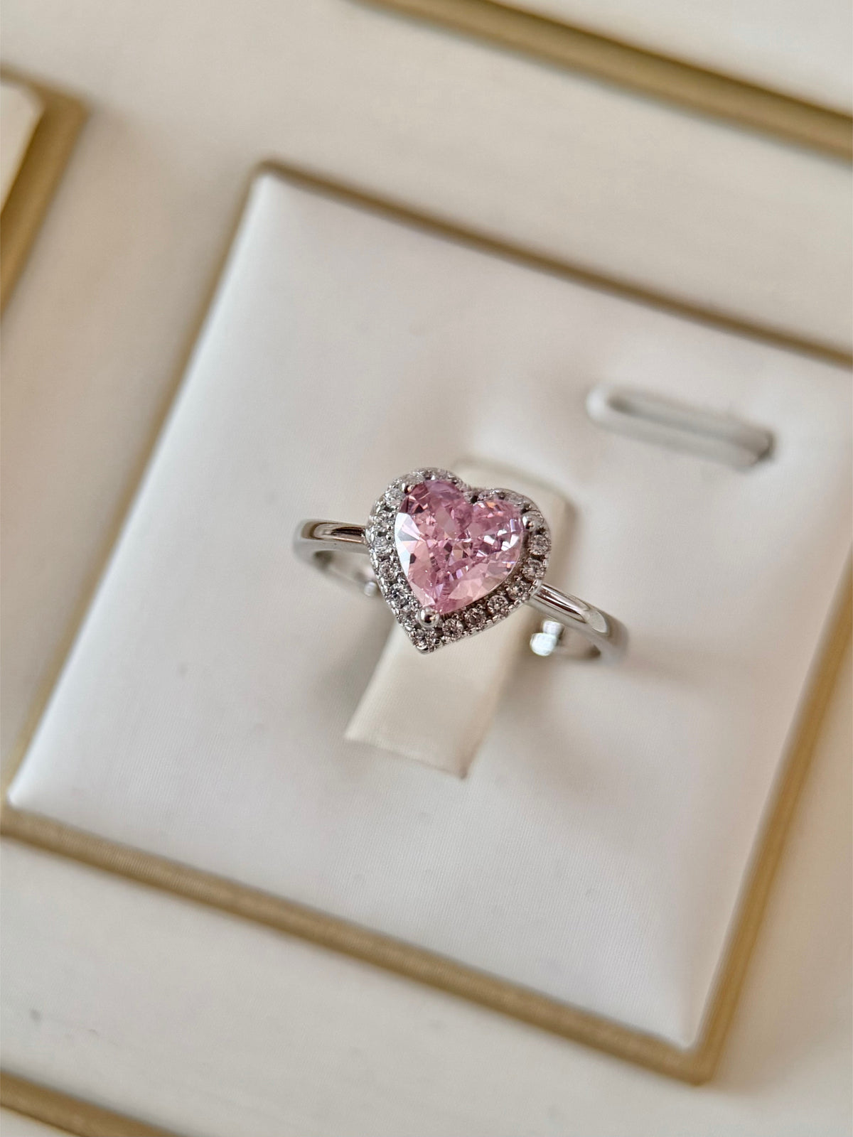 Anillo Corazón Rosa, aro Liso