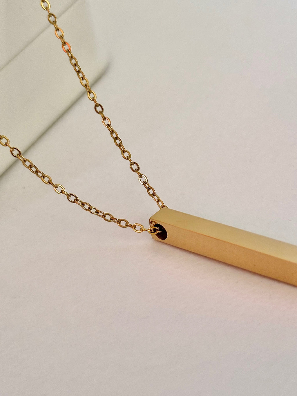 Collar grabable Cilindro 3D Dorado, Acero Inoxidable