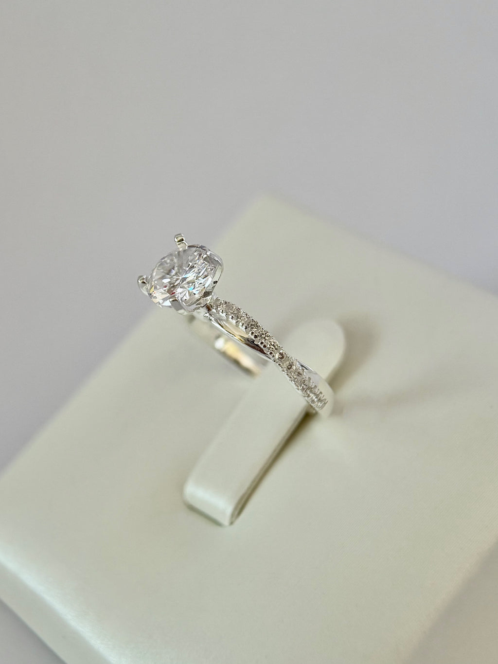 Anillo Compromiso, aro infinito