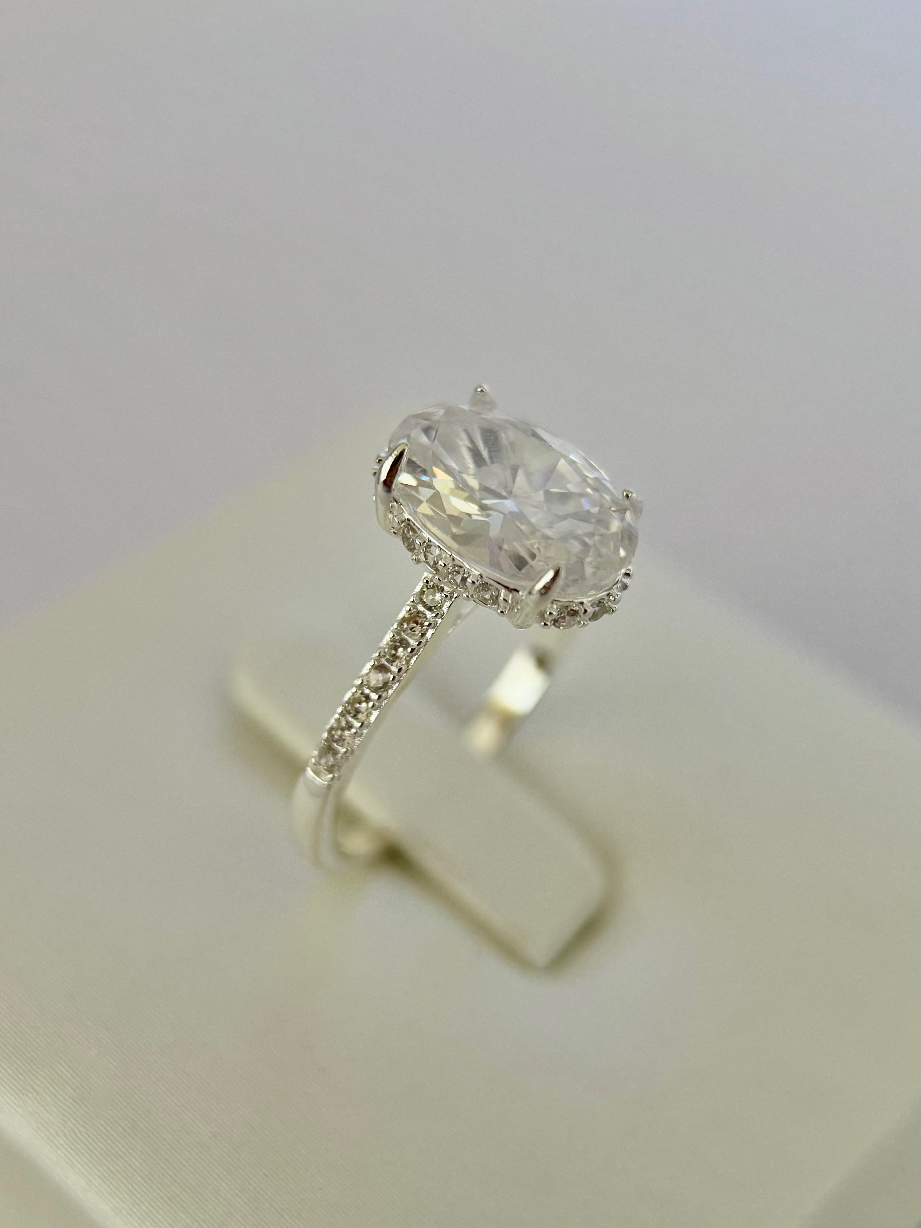 Anillo De Compromiso Ovalado