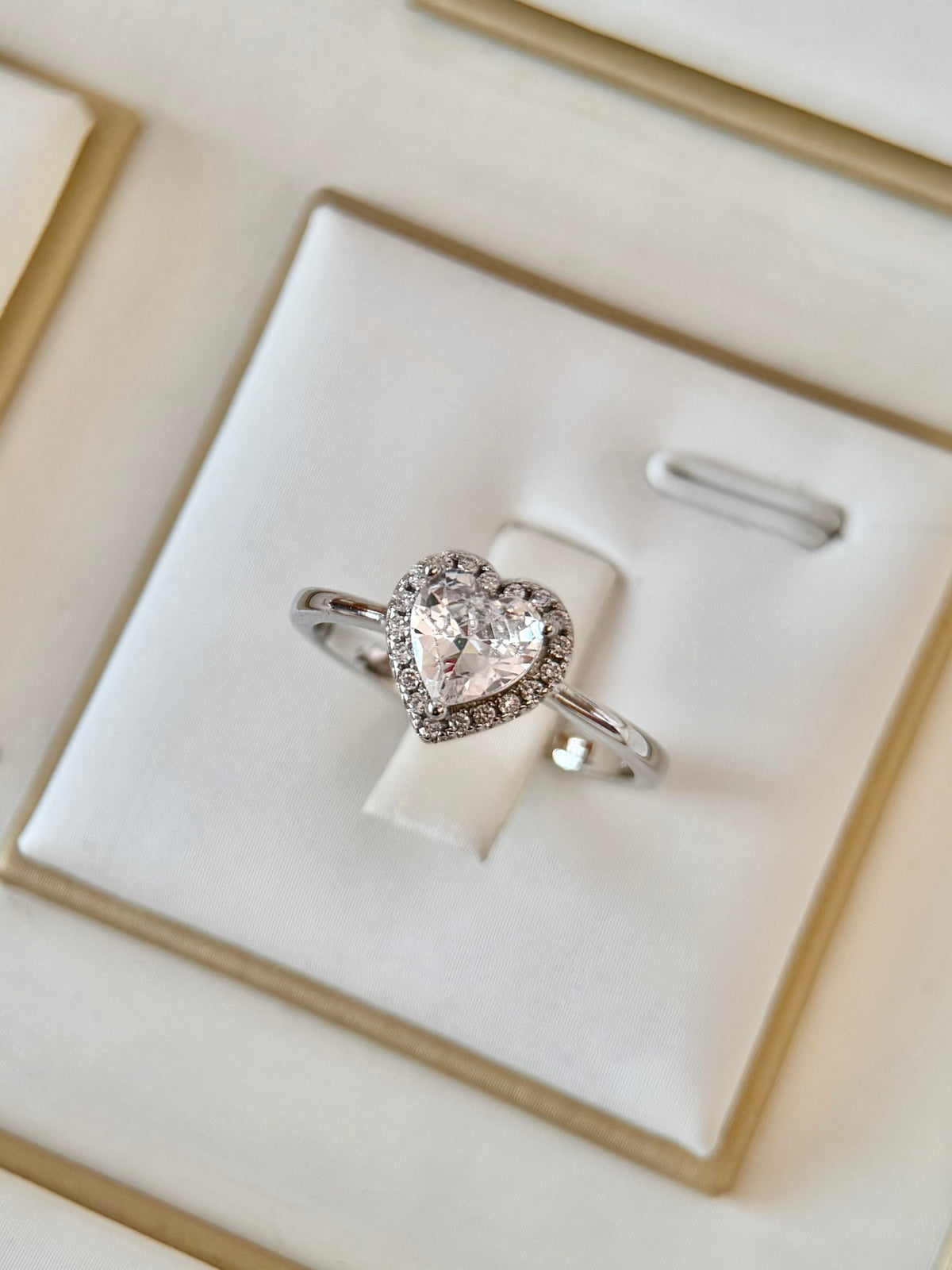 Anillo Corazón Blanco, aro Liso