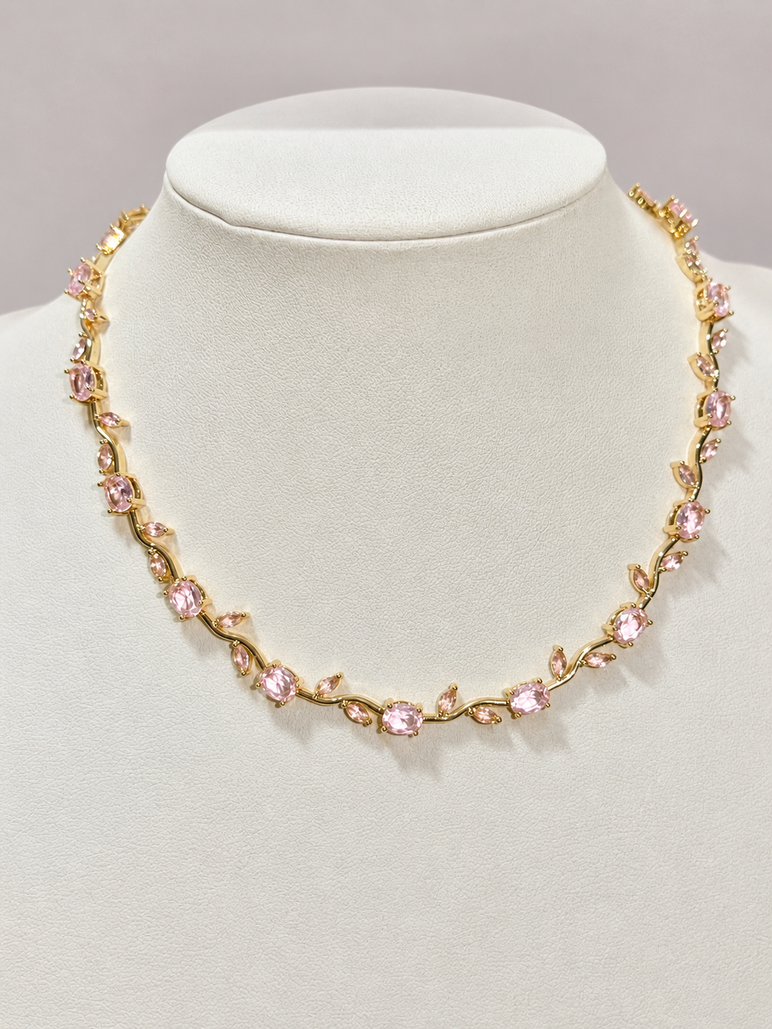 Collar Tulipanes Rosados, Dorado